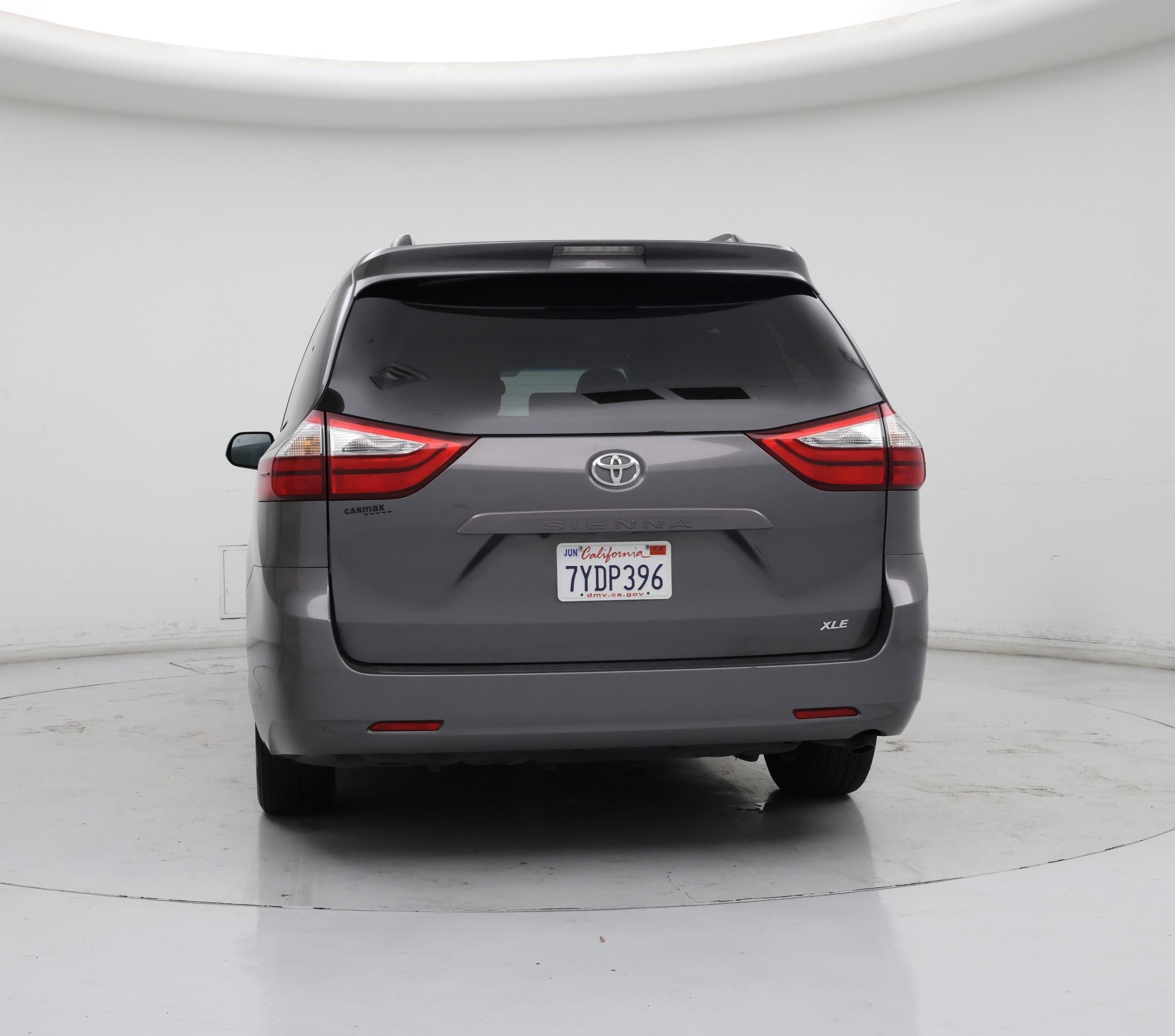 Thumbnail: 2017 Toyota Sienna - 6