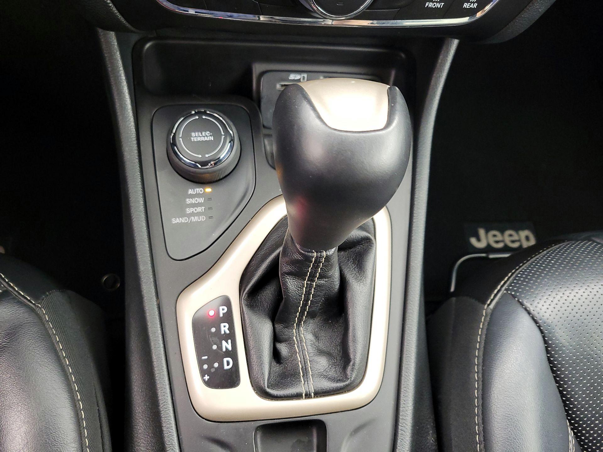 Thumbnail: 2015 Jeep Cherokee - 18