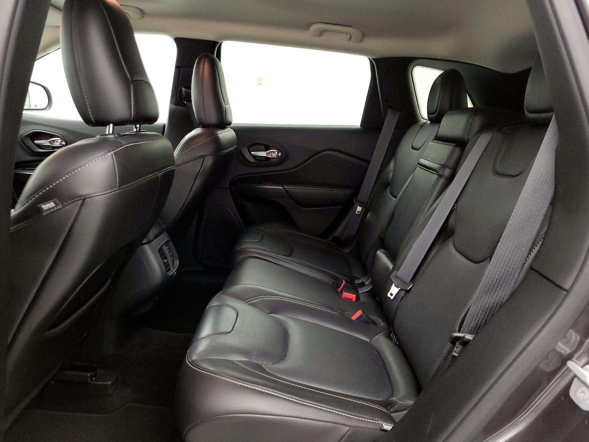 Thumbnail: 2015 Jeep Cherokee - 20