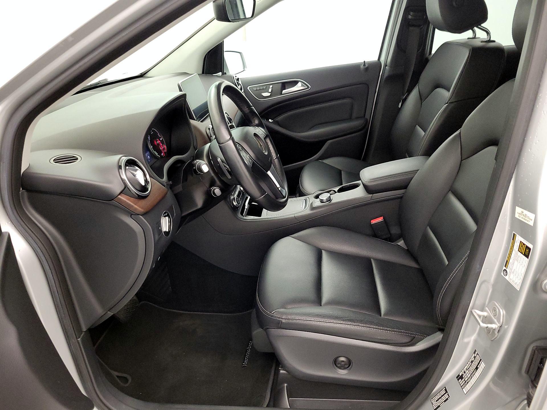 Thumbnail: 2015 Mercedes-Benz B-Class - 11