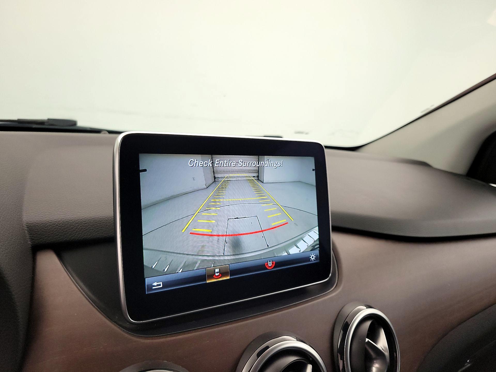 Thumbnail: 2015 Mercedes-Benz B-Class - 15
