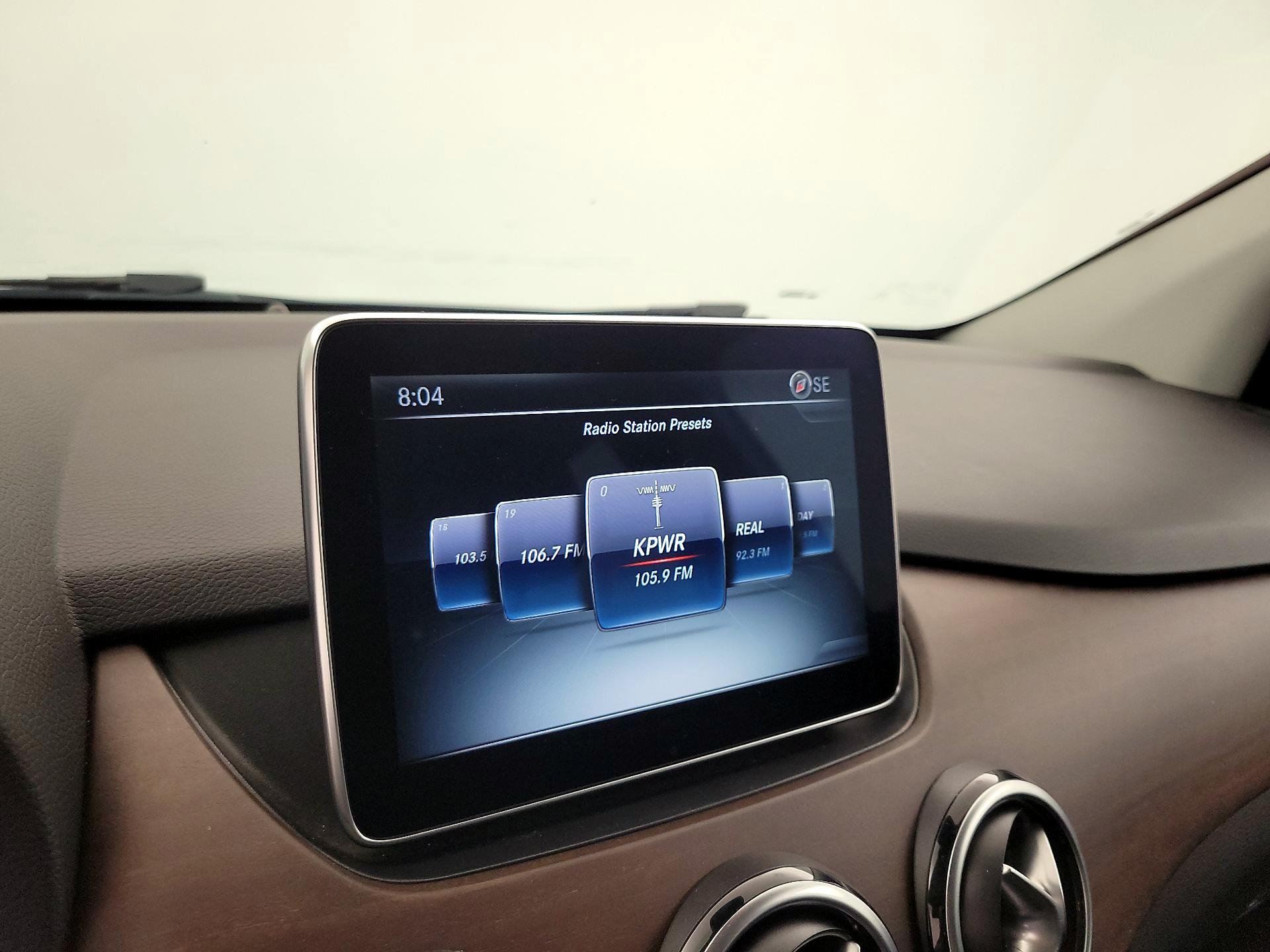 Thumbnail: 2015 Mercedes-Benz B-Class - 16
