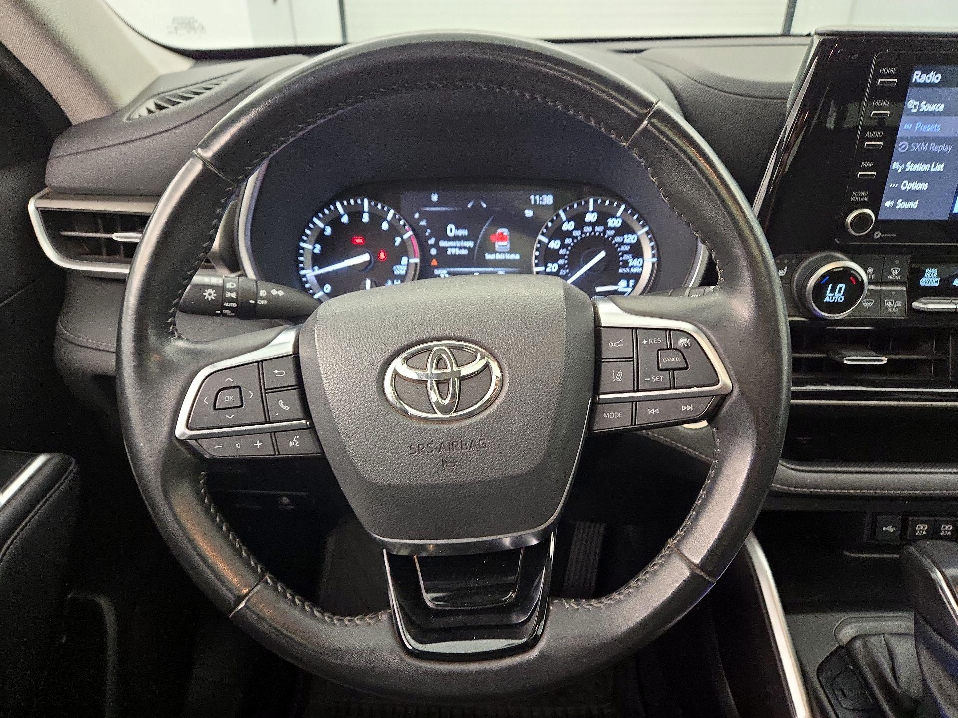 Thumbnail: 2021 Toyota Highlander - 10