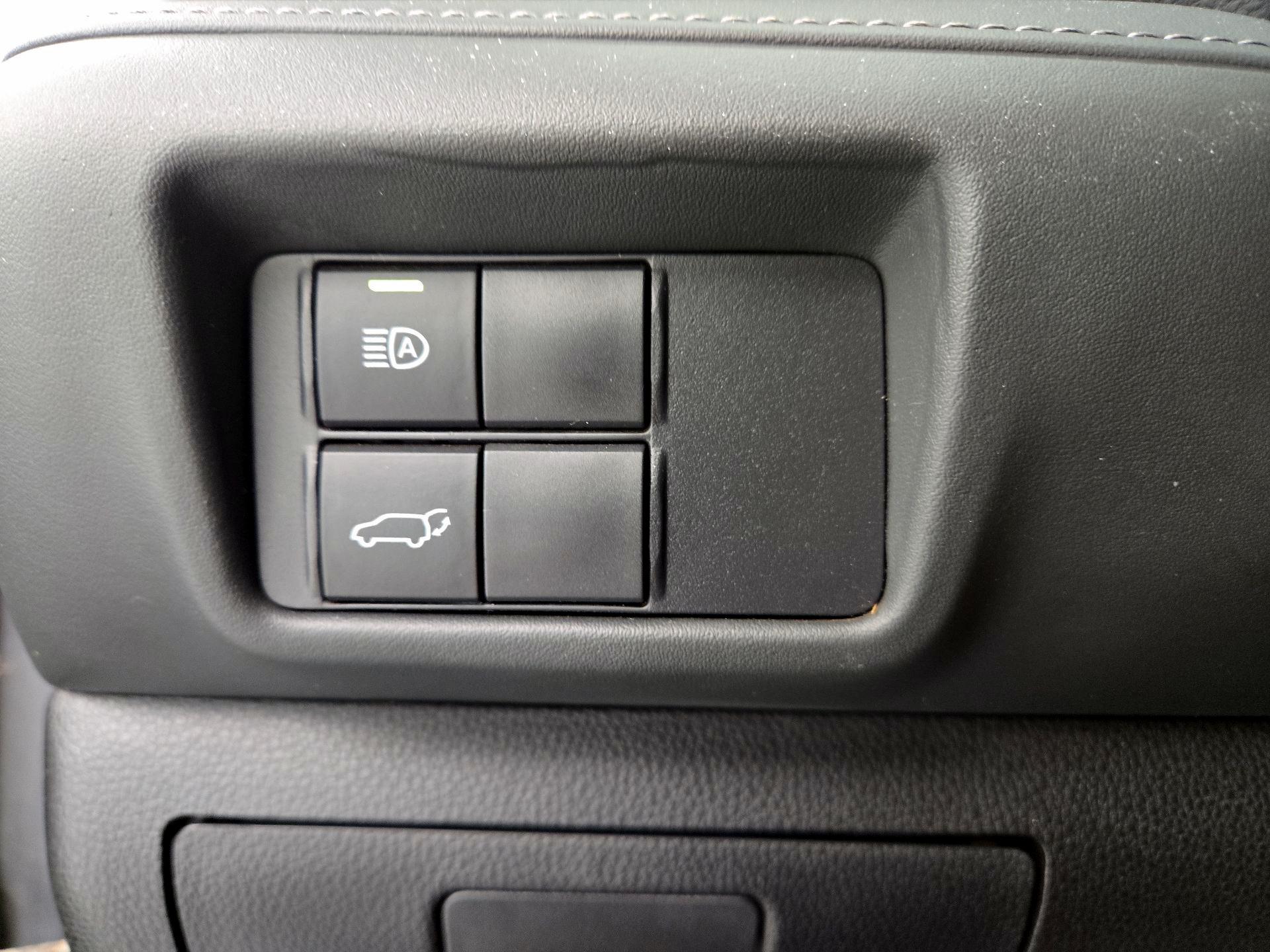 Thumbnail: 2021 Toyota Highlander - 13