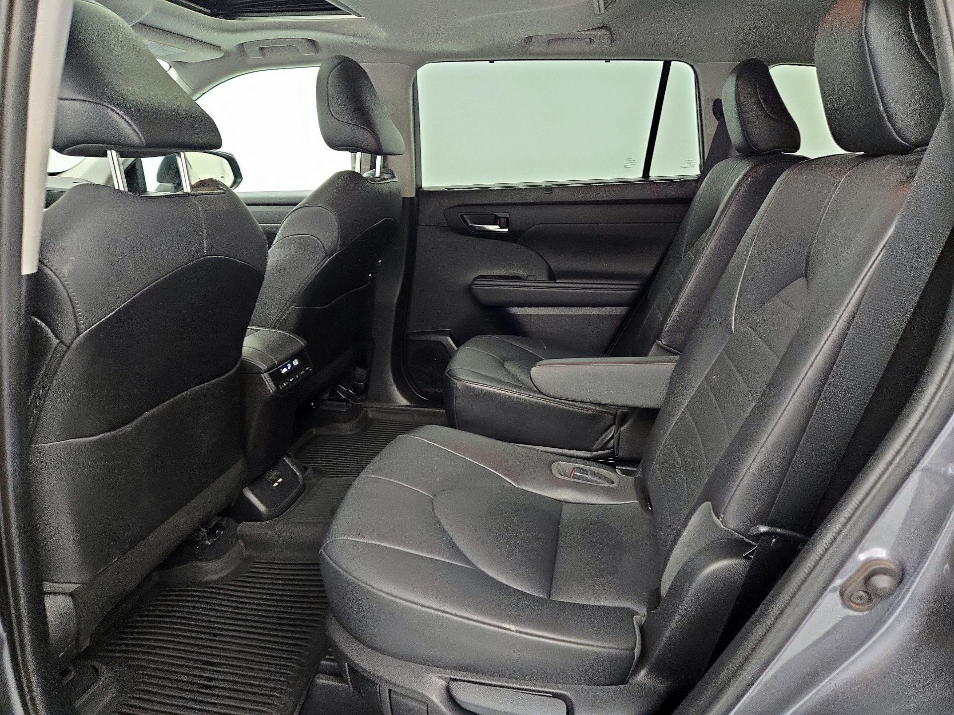 Thumbnail: 2021 Toyota Highlander - 20