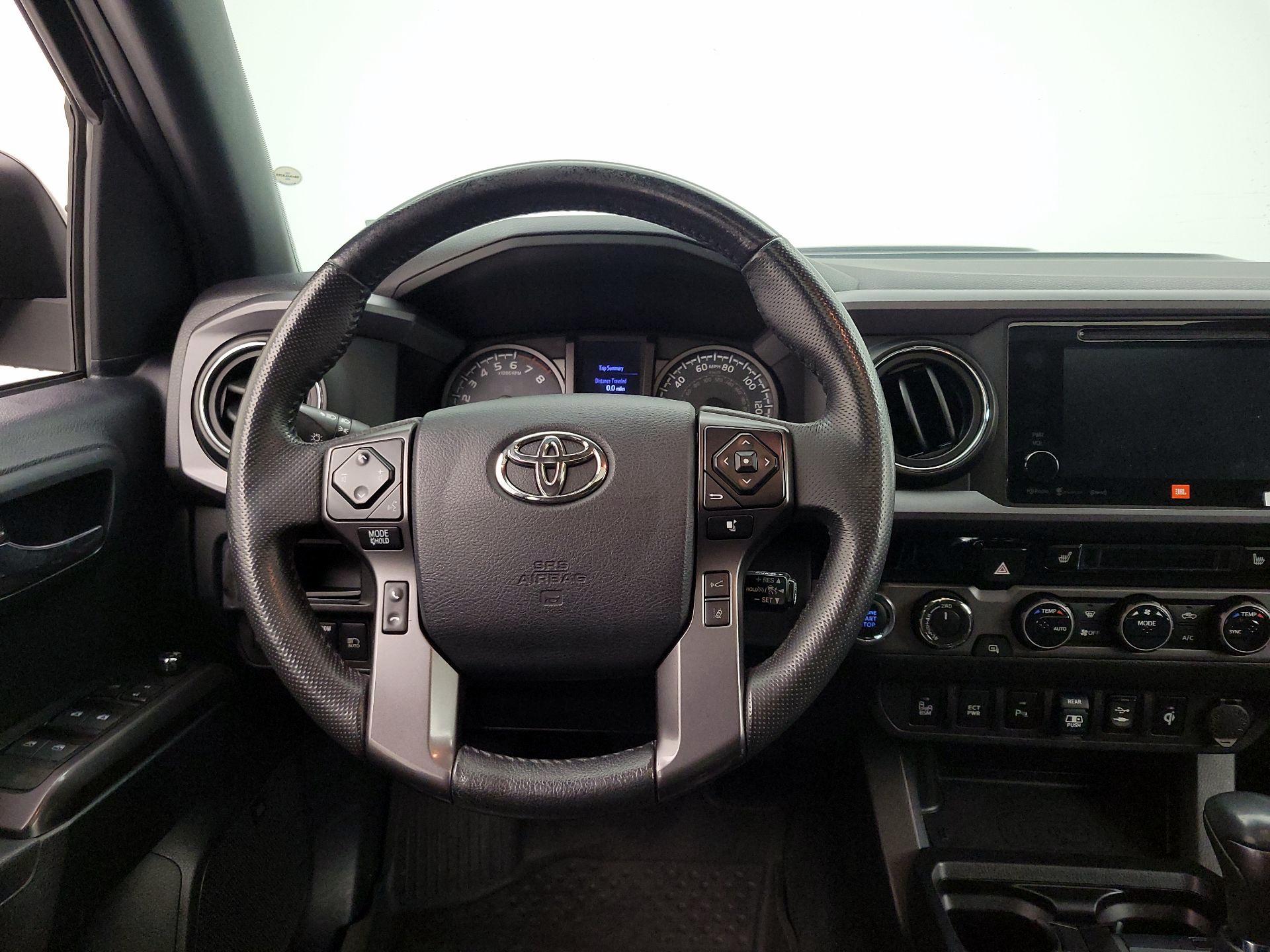 Thumbnail: 2018 Toyota Tacoma - 10