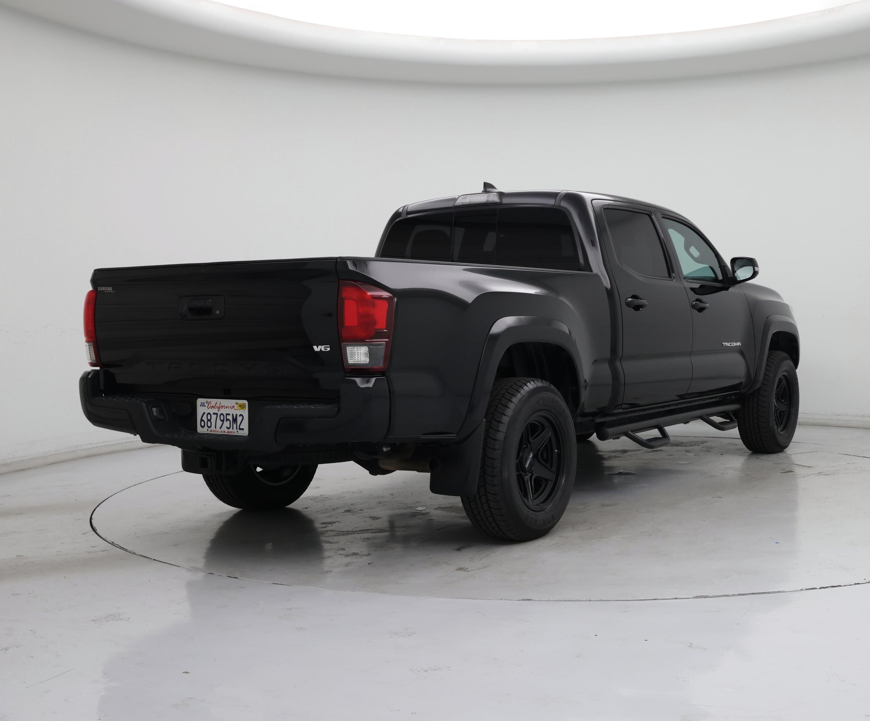 Thumbnail: 2018 Toyota Tacoma - 8