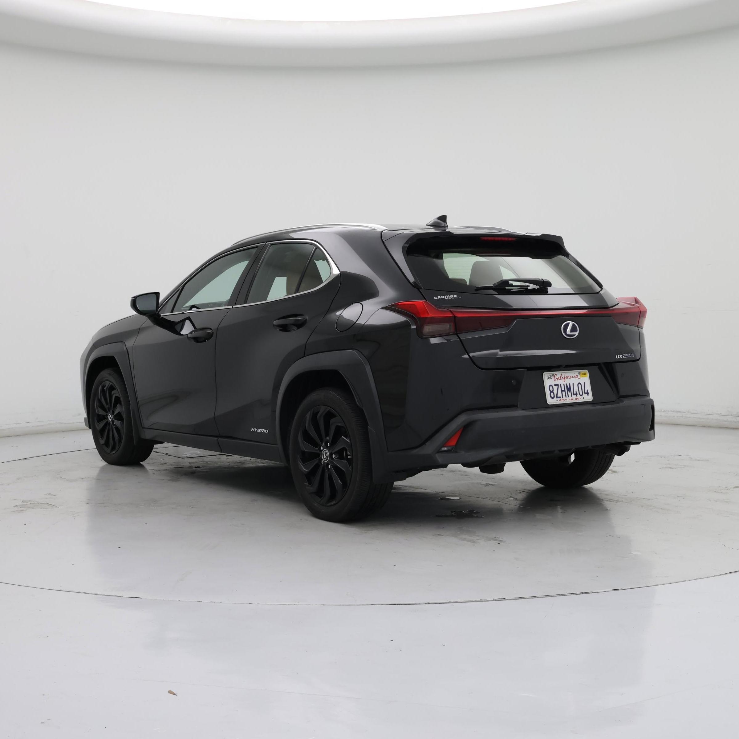 Thumbnail: 2022 Lexus UX - 2