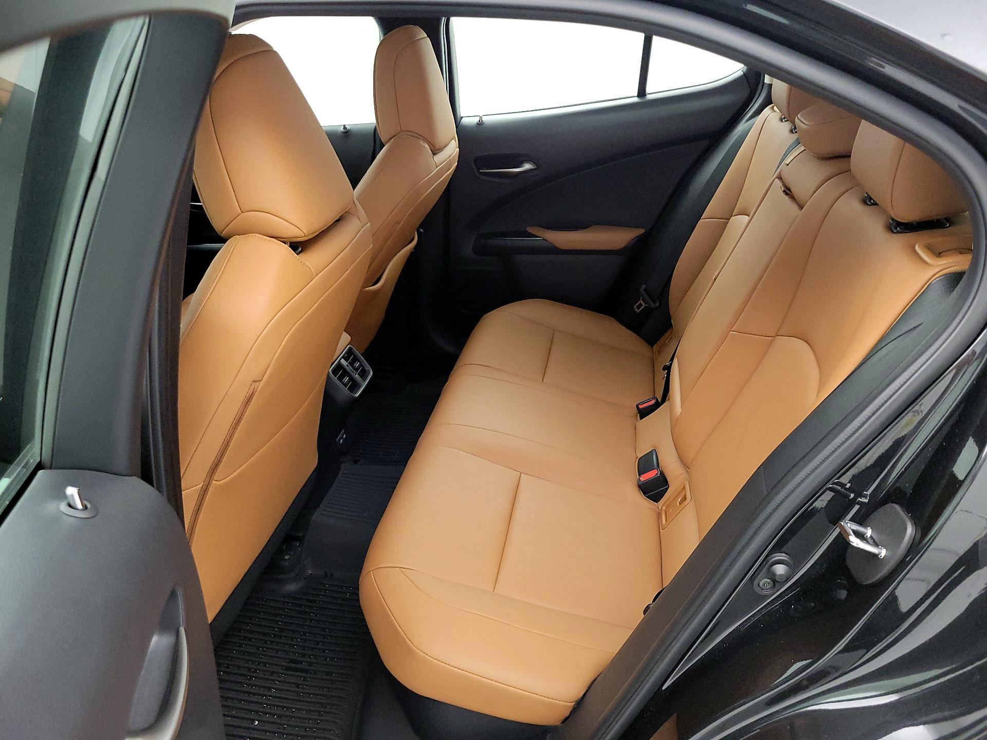 Thumbnail: 2022 Lexus UX - 19