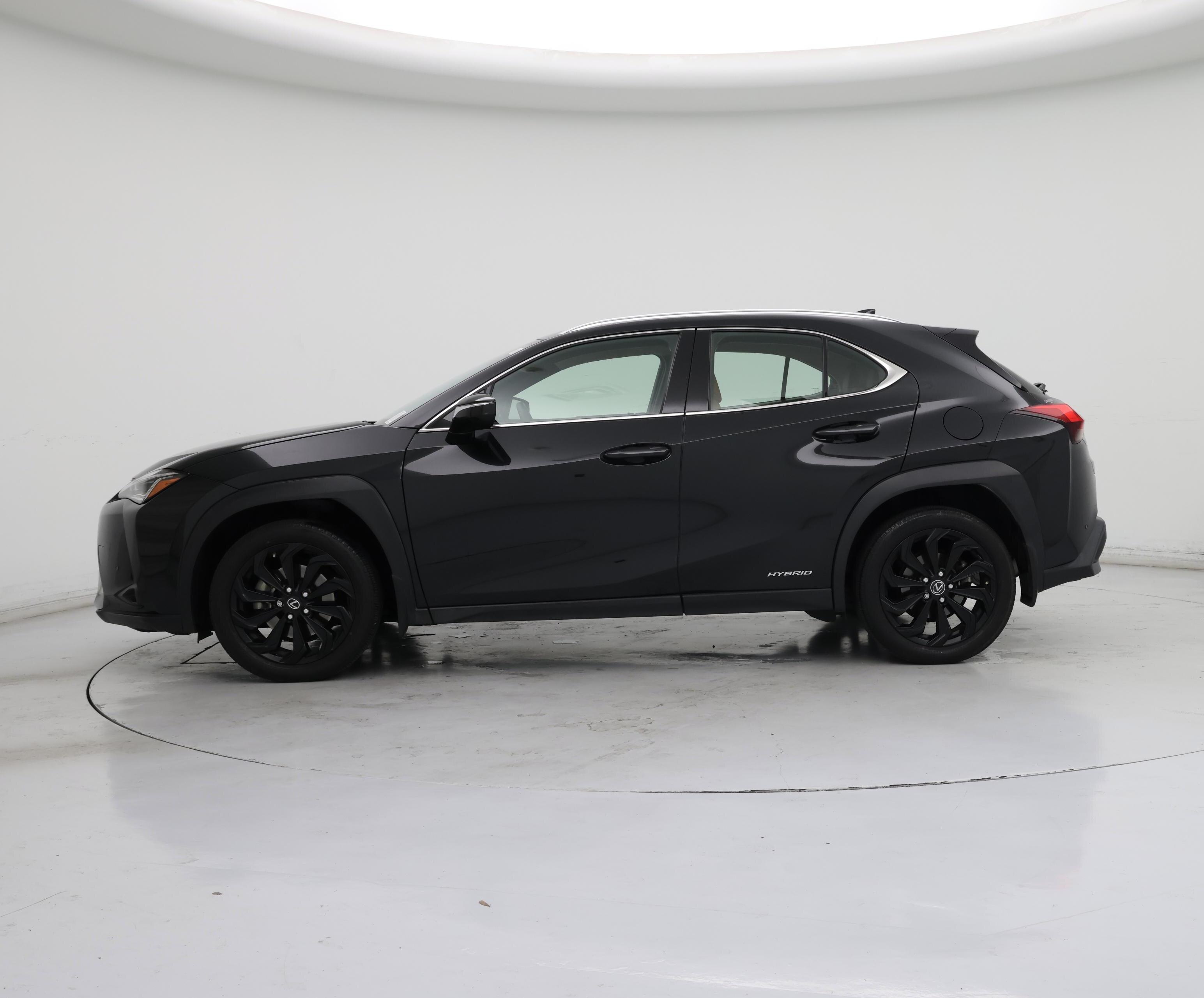 Thumbnail: 2022 Lexus UX - 3