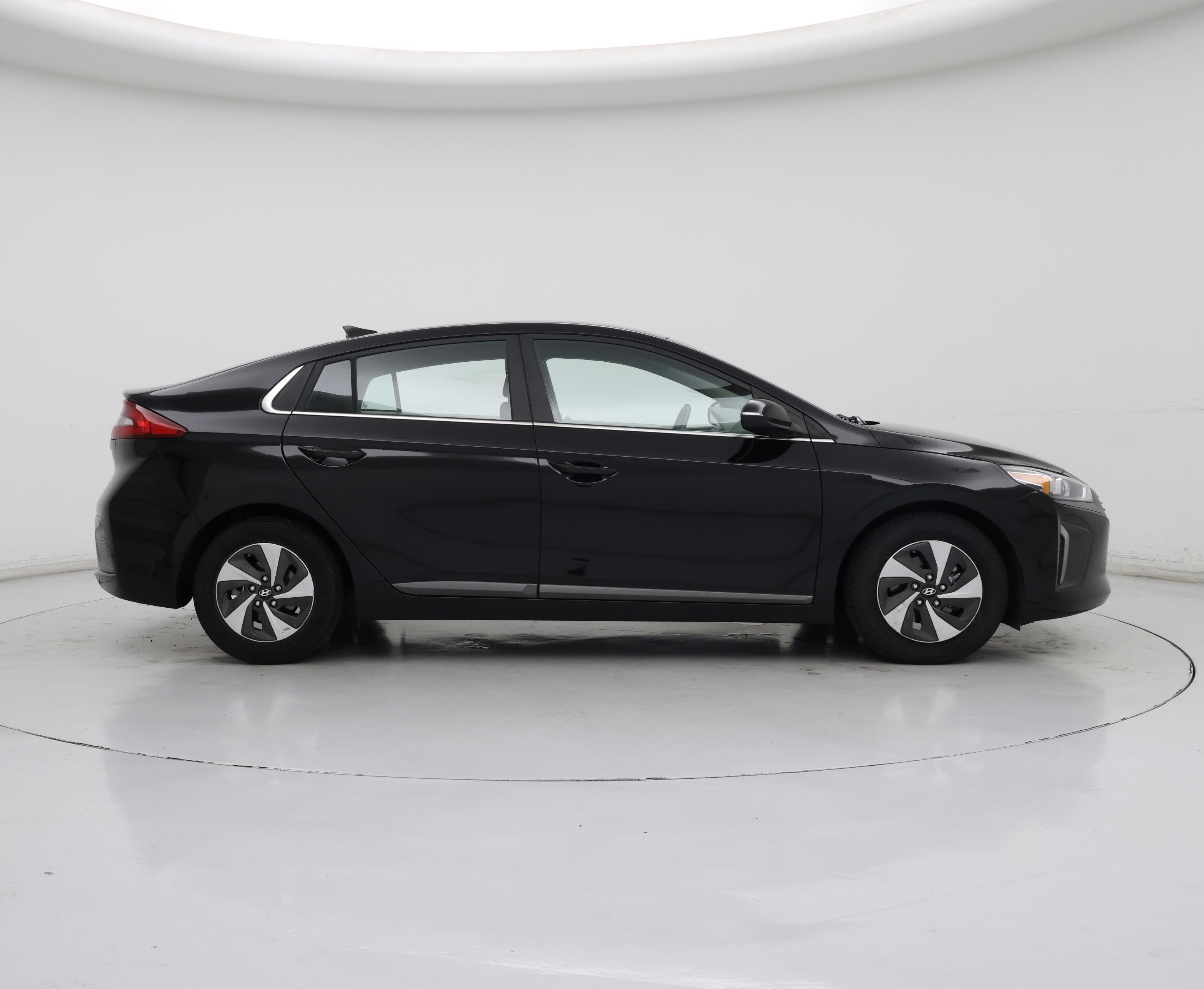 Thumbnail: 2018 Hyundai Ioniq - 7
