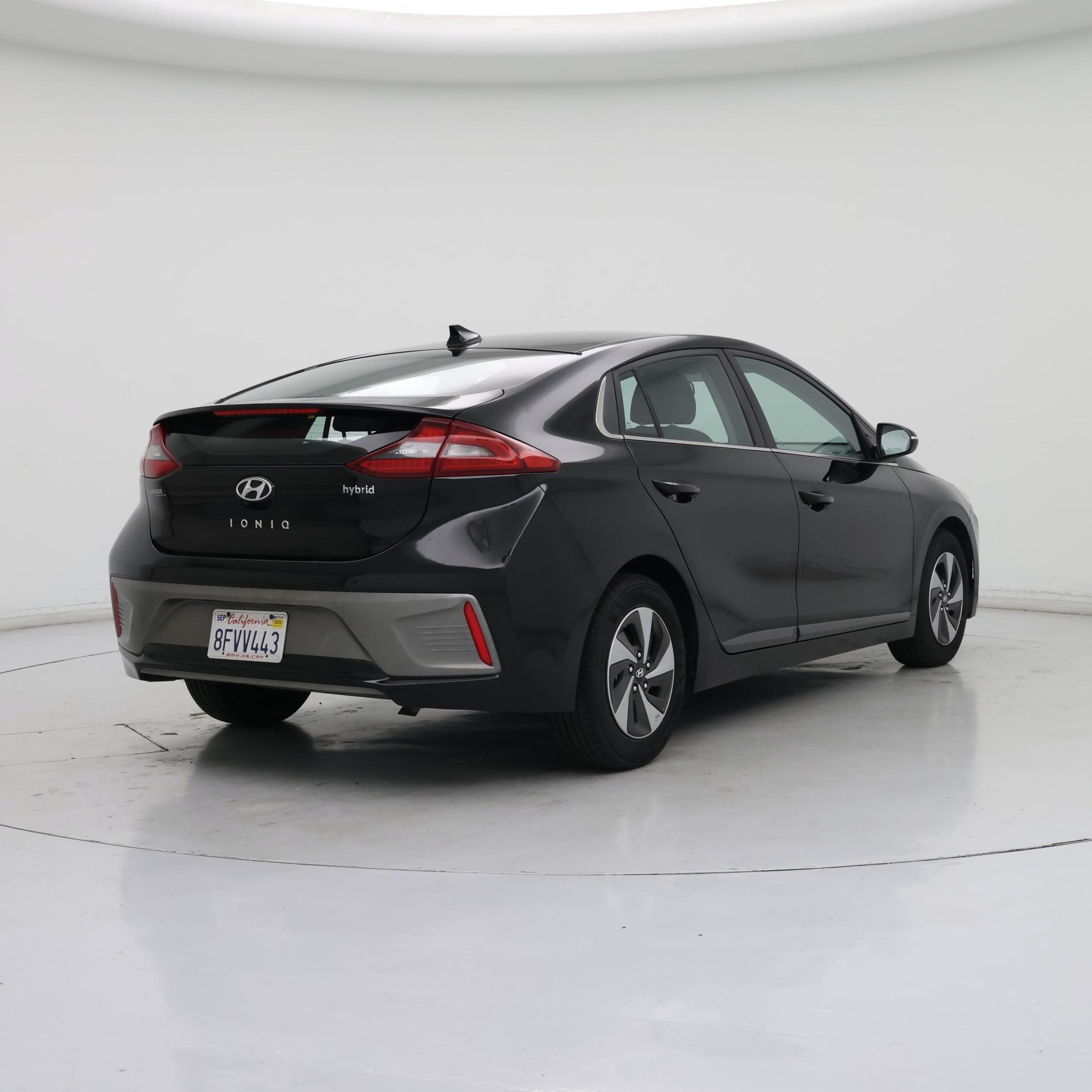 Thumbnail: 2018 Hyundai Ioniq - 8