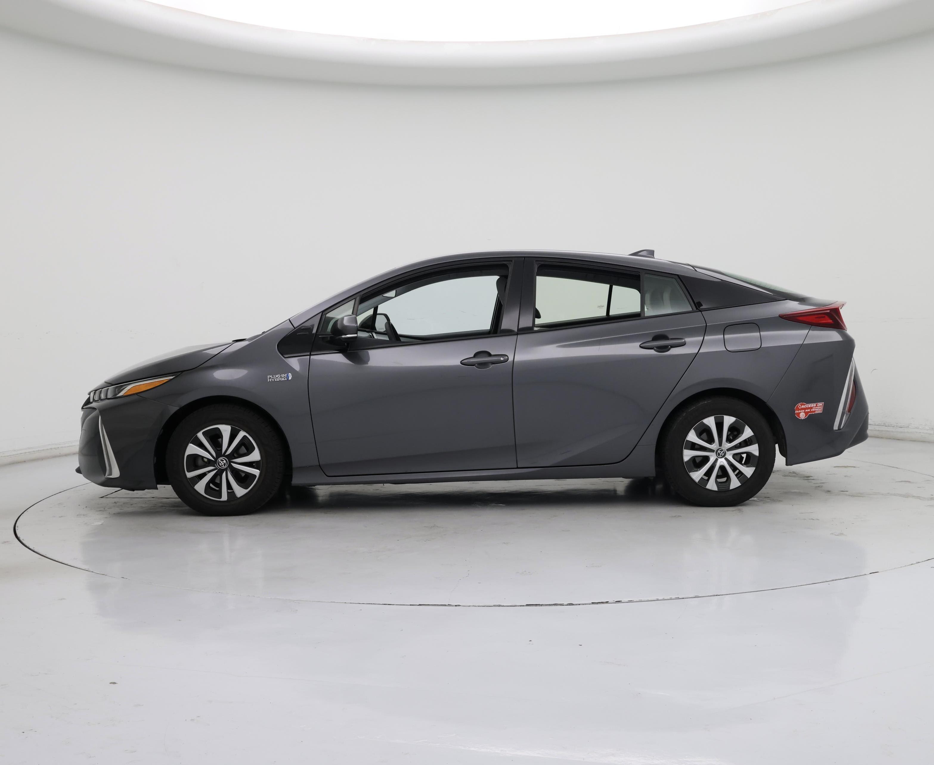 Thumbnail: 2017 Toyota Prius Prime - 3