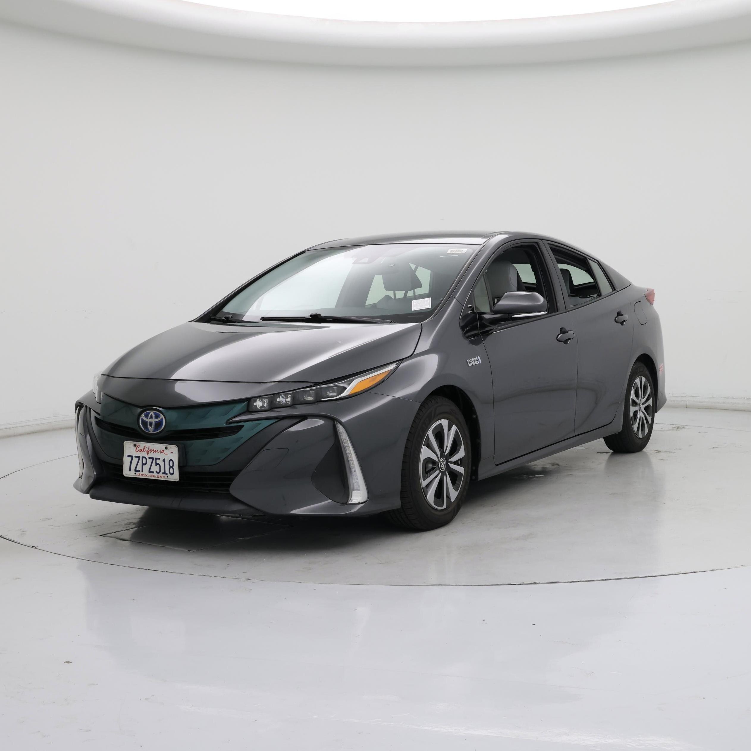 Thumbnail: 2017 Toyota Prius Prime - 4