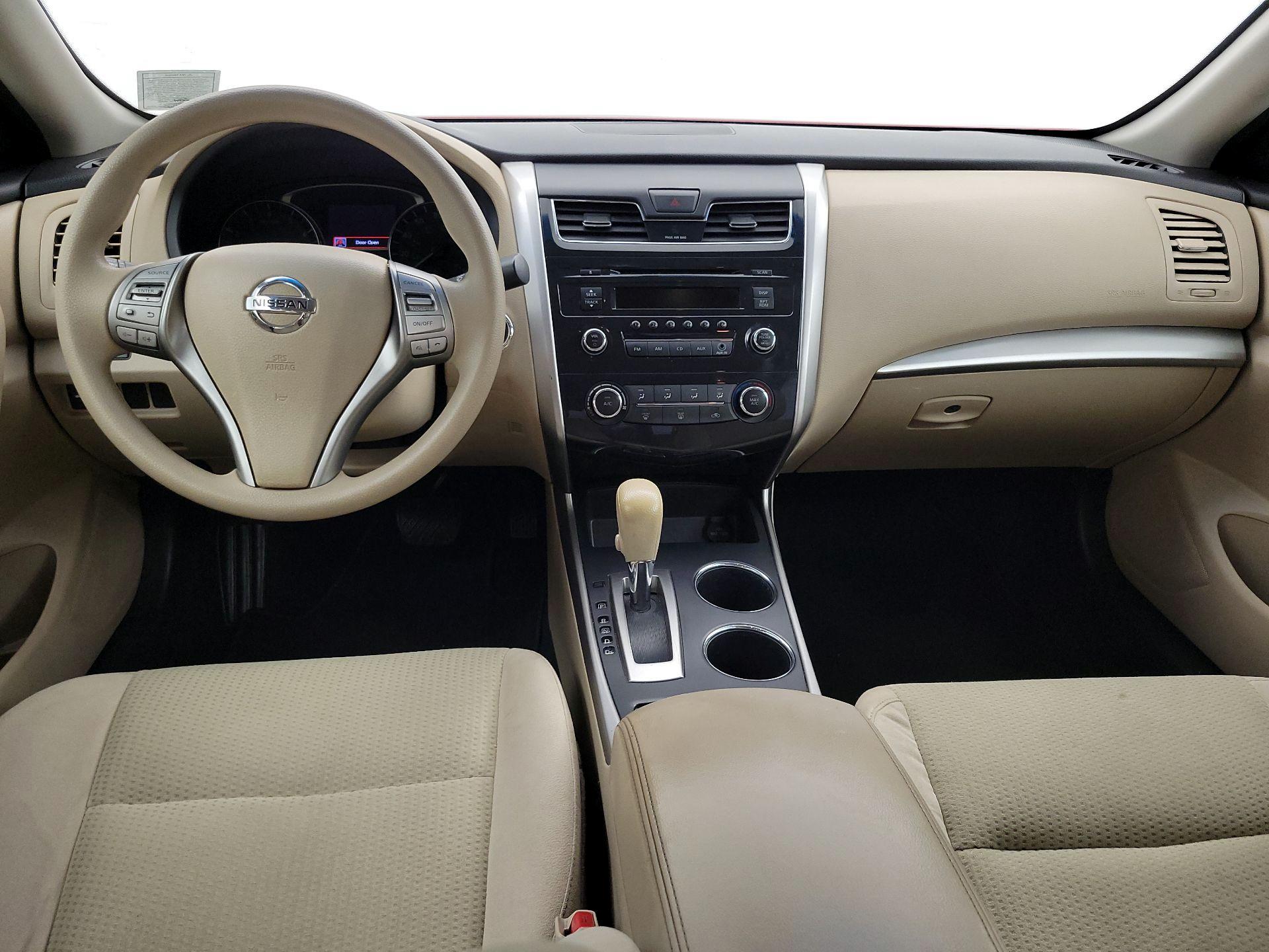 Thumbnail: 2015 Nissan Altima - 9