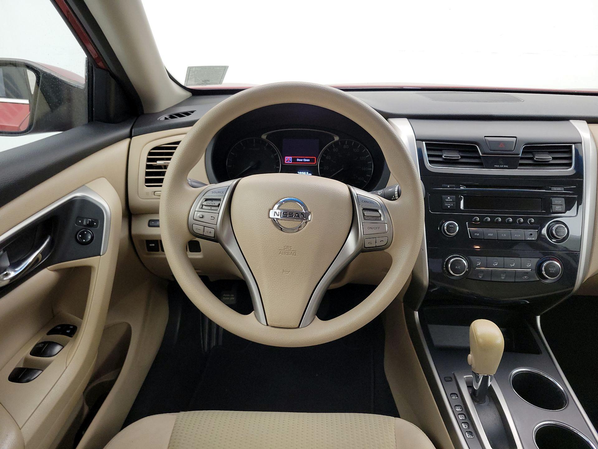 Thumbnail: 2015 Nissan Altima - 10