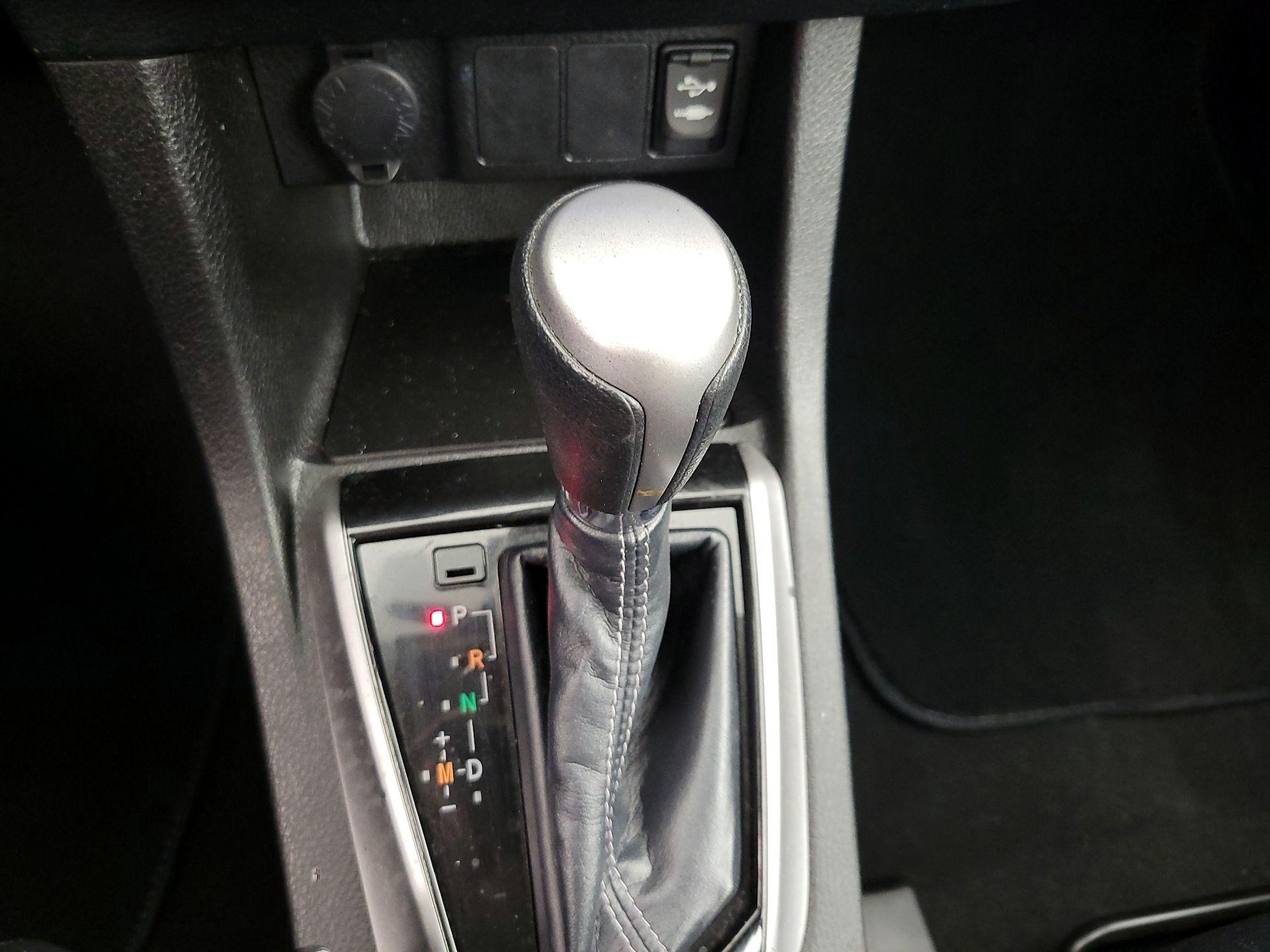 Thumbnail: 2014 Toyota Corolla - 17