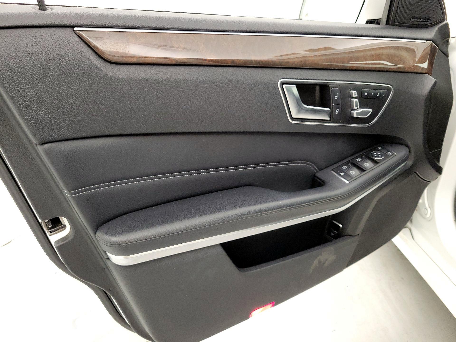 Thumbnail: 2014 Mercedes-Benz E-Class - 12