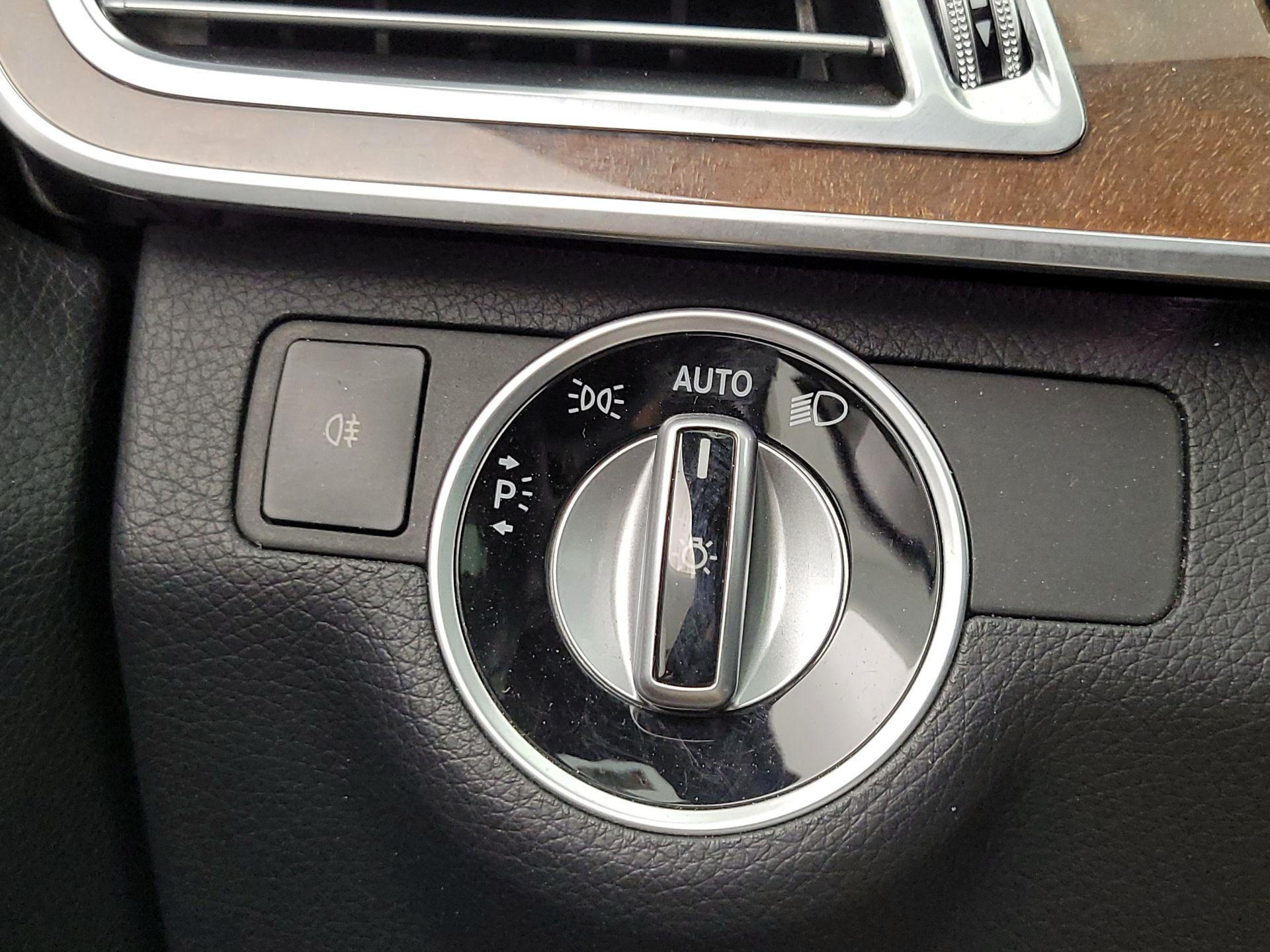 Thumbnail: 2014 Mercedes-Benz E-Class - 13