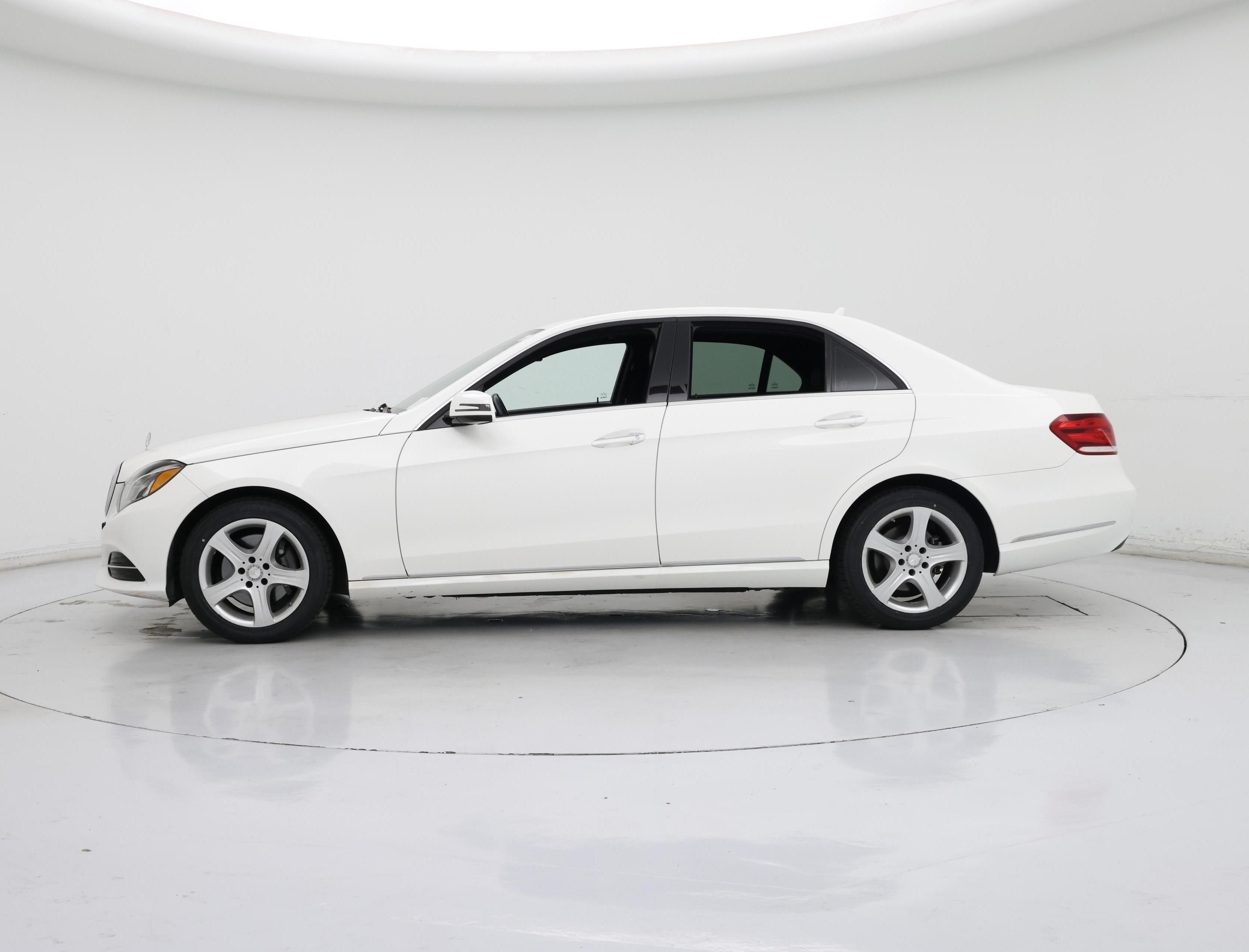 Thumbnail: 2014 Mercedes-Benz E-Class - 3