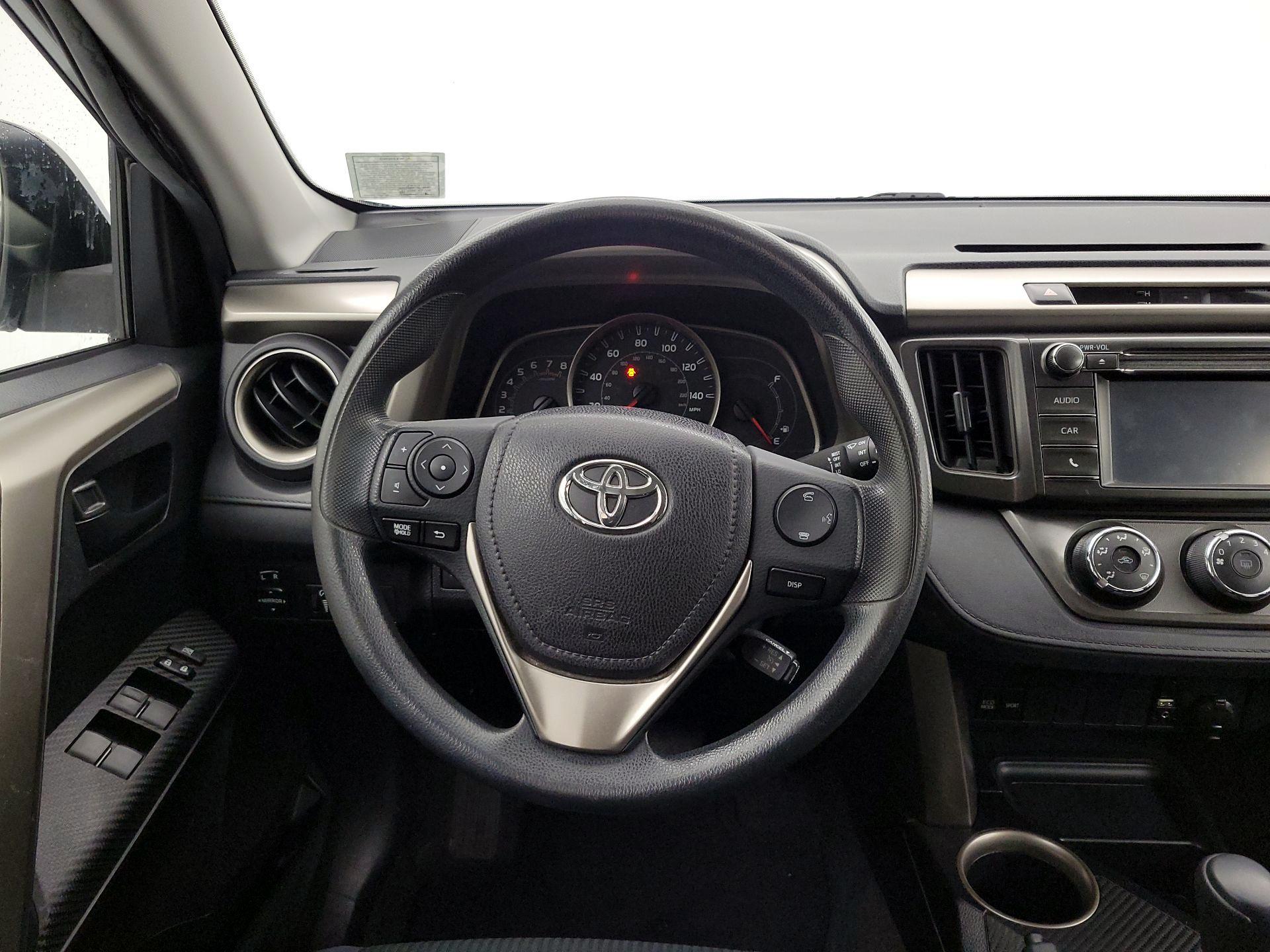 Thumbnail: 2015 Toyota RAV4 - 10