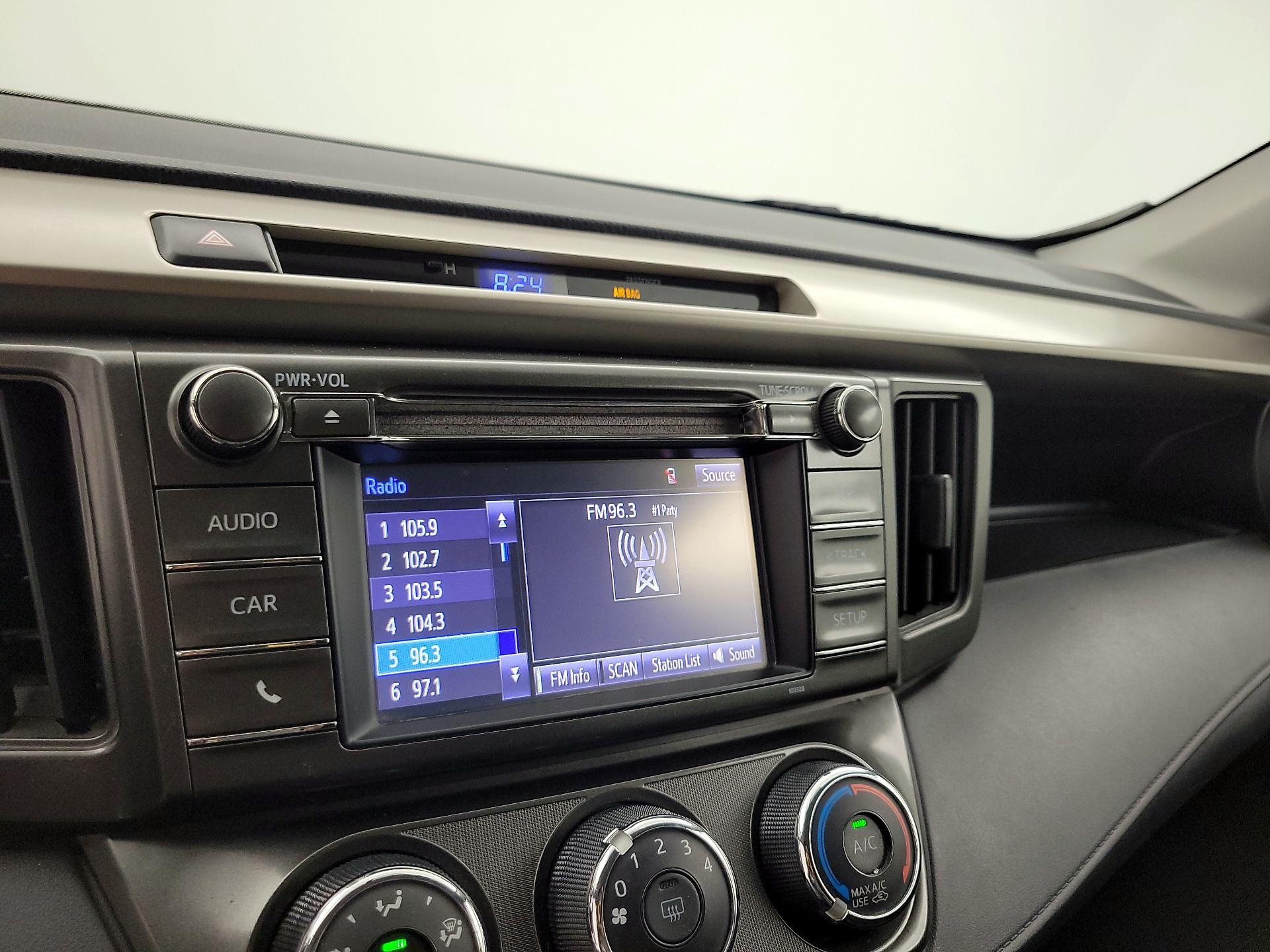 Thumbnail: 2015 Toyota RAV4 - 15