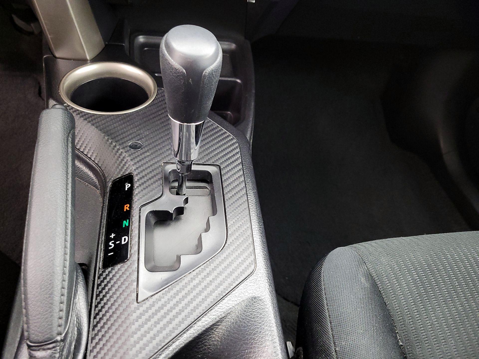 Thumbnail: 2015 Toyota RAV4 - 17