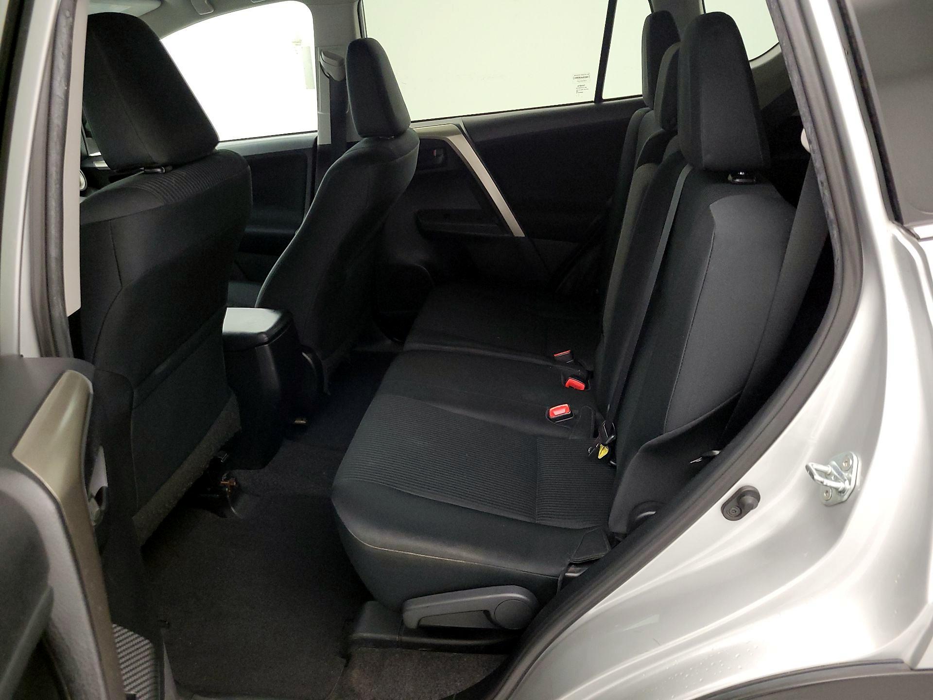 Thumbnail: 2015 Toyota RAV4 - 19