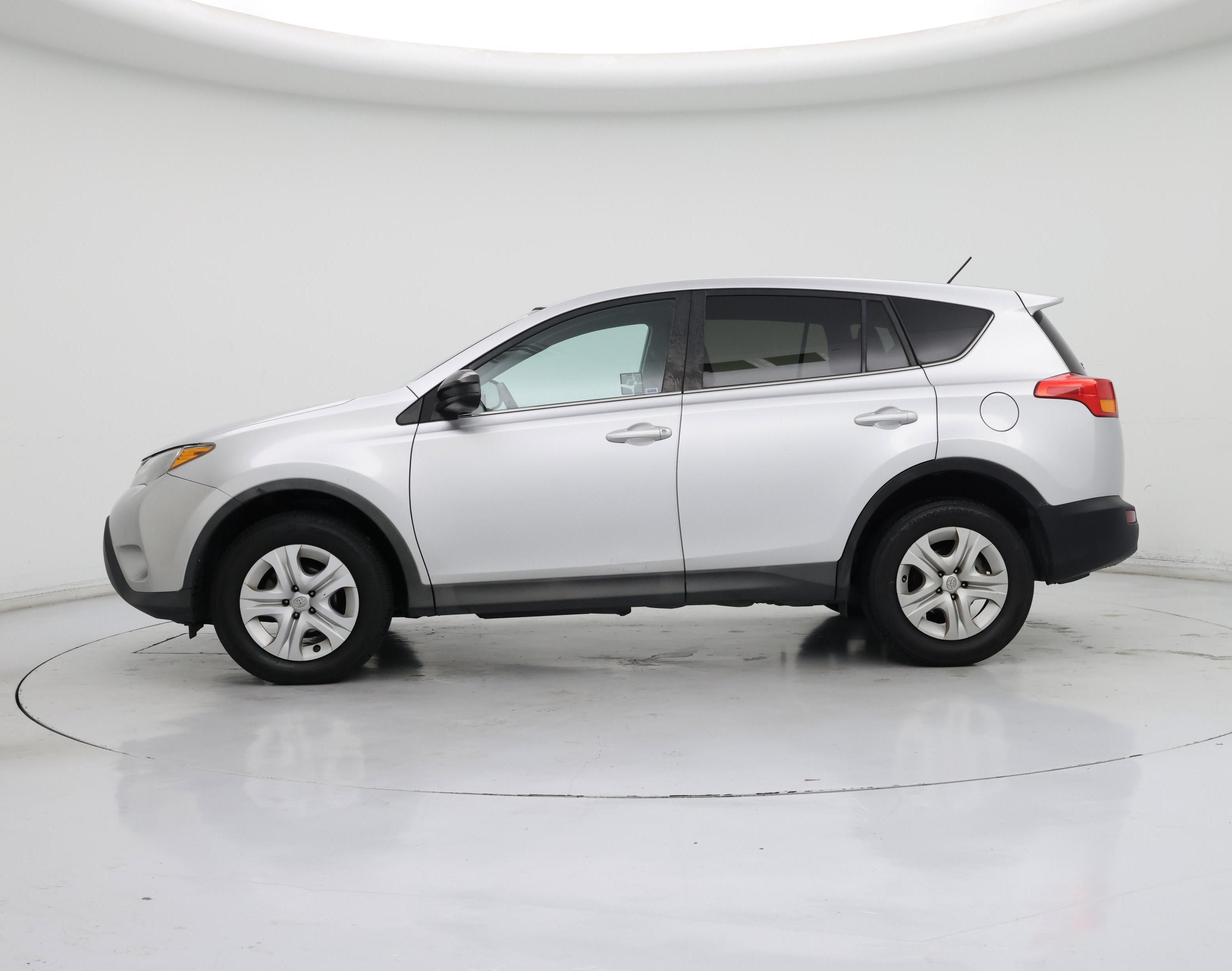 Thumbnail: 2015 Toyota RAV4 - 3