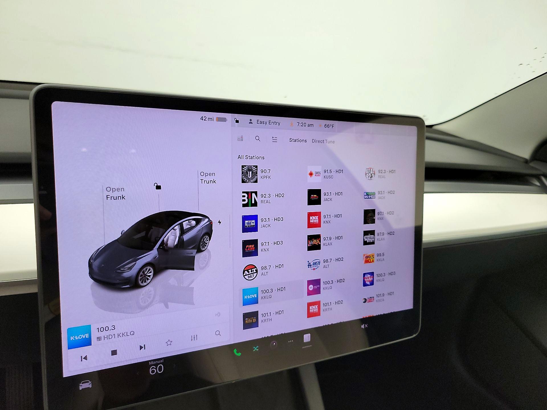 Thumbnail: 2022 Tesla Model 3 - 15