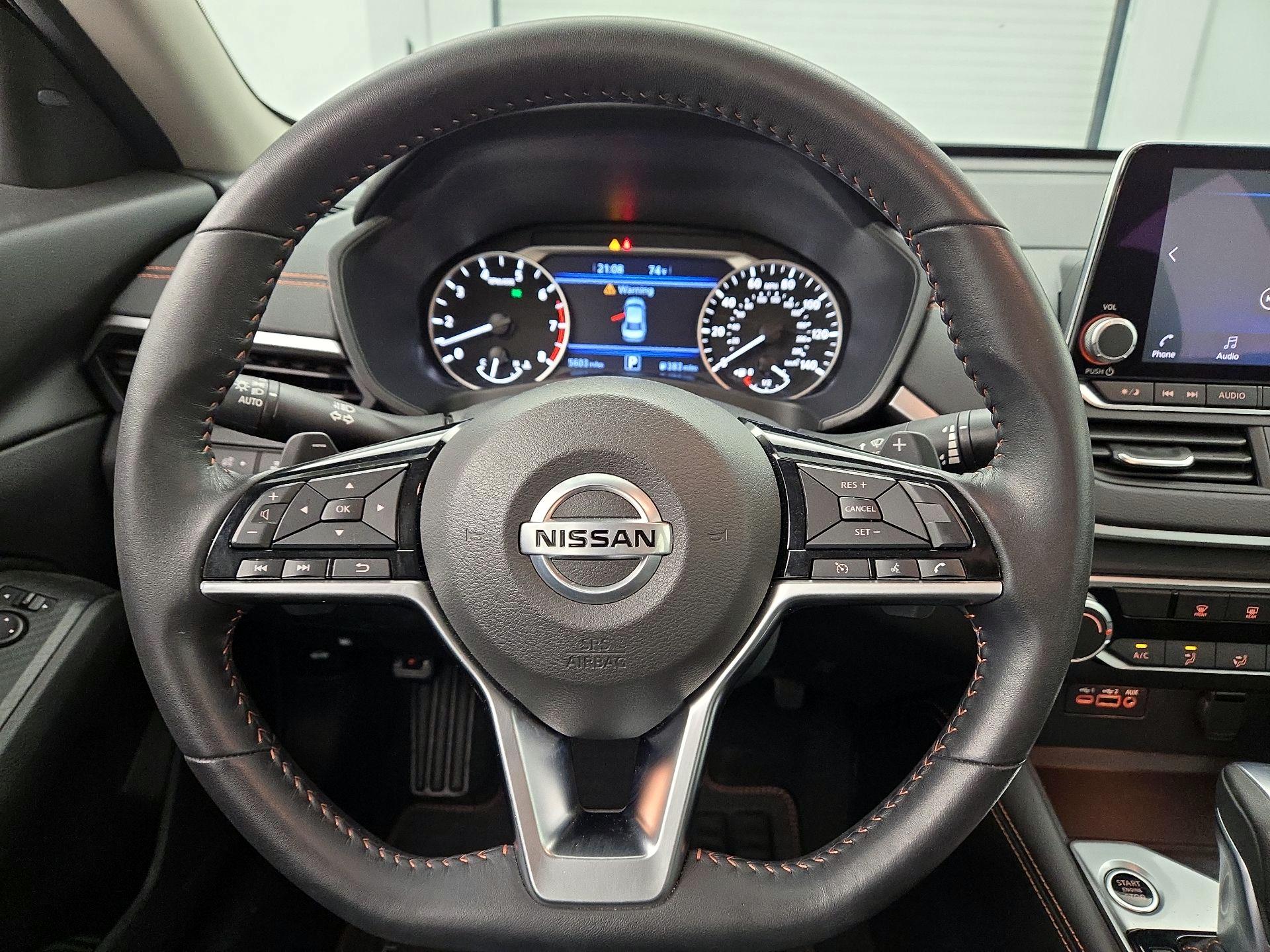 Thumbnail: 2020 Nissan Altima - 10