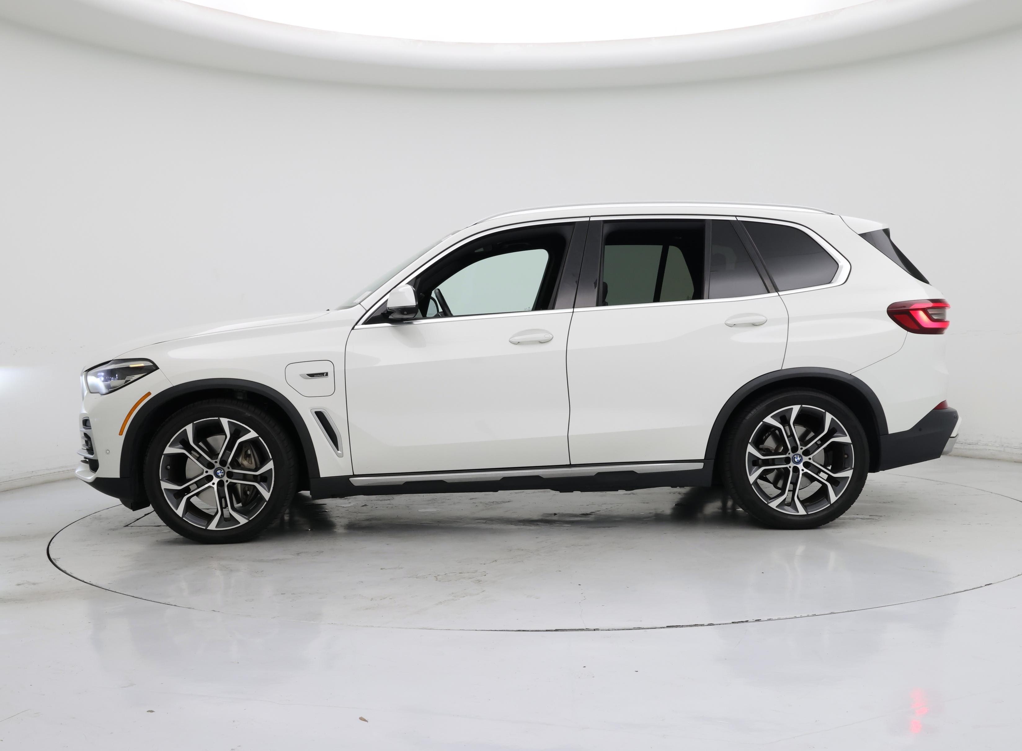 Thumbnail: 2022 BMW X5 - 3