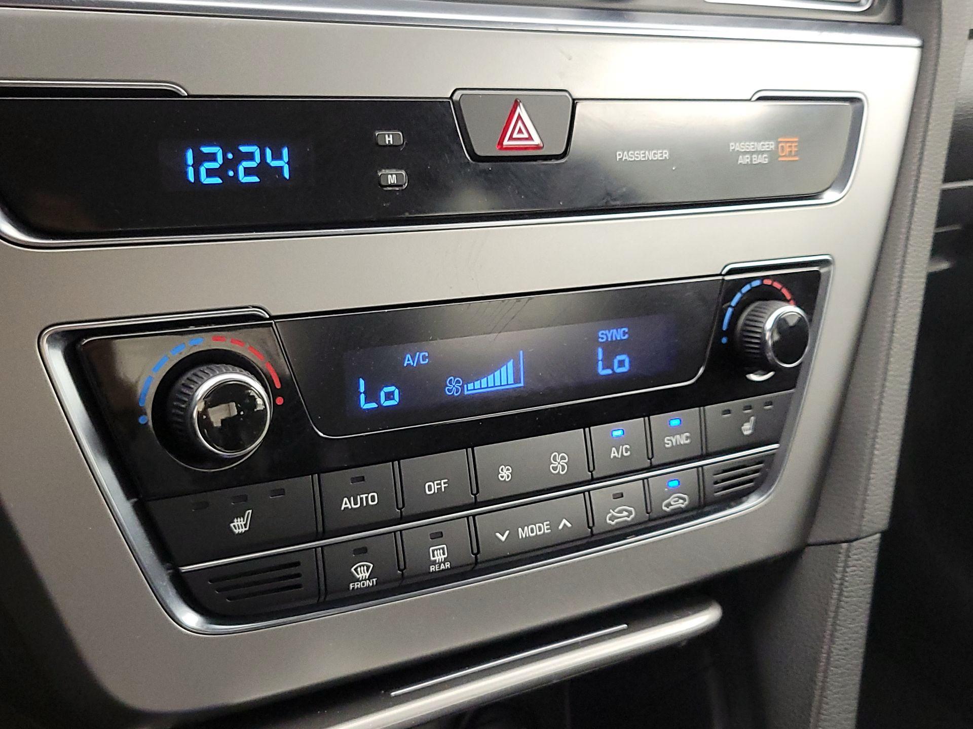Thumbnail: 2015 Hyundai Sonata - 16