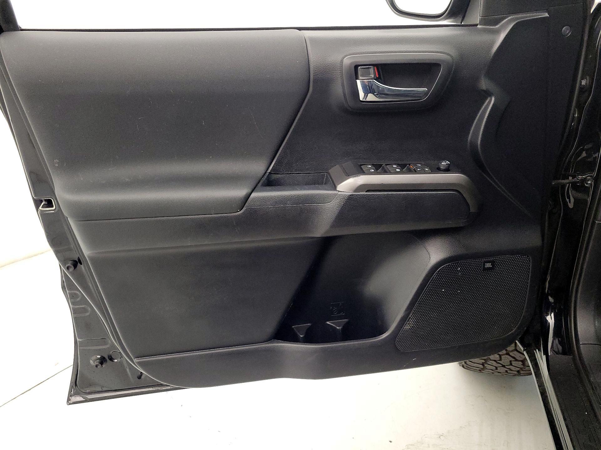 Thumbnail: 2021 Toyota Tacoma - 12