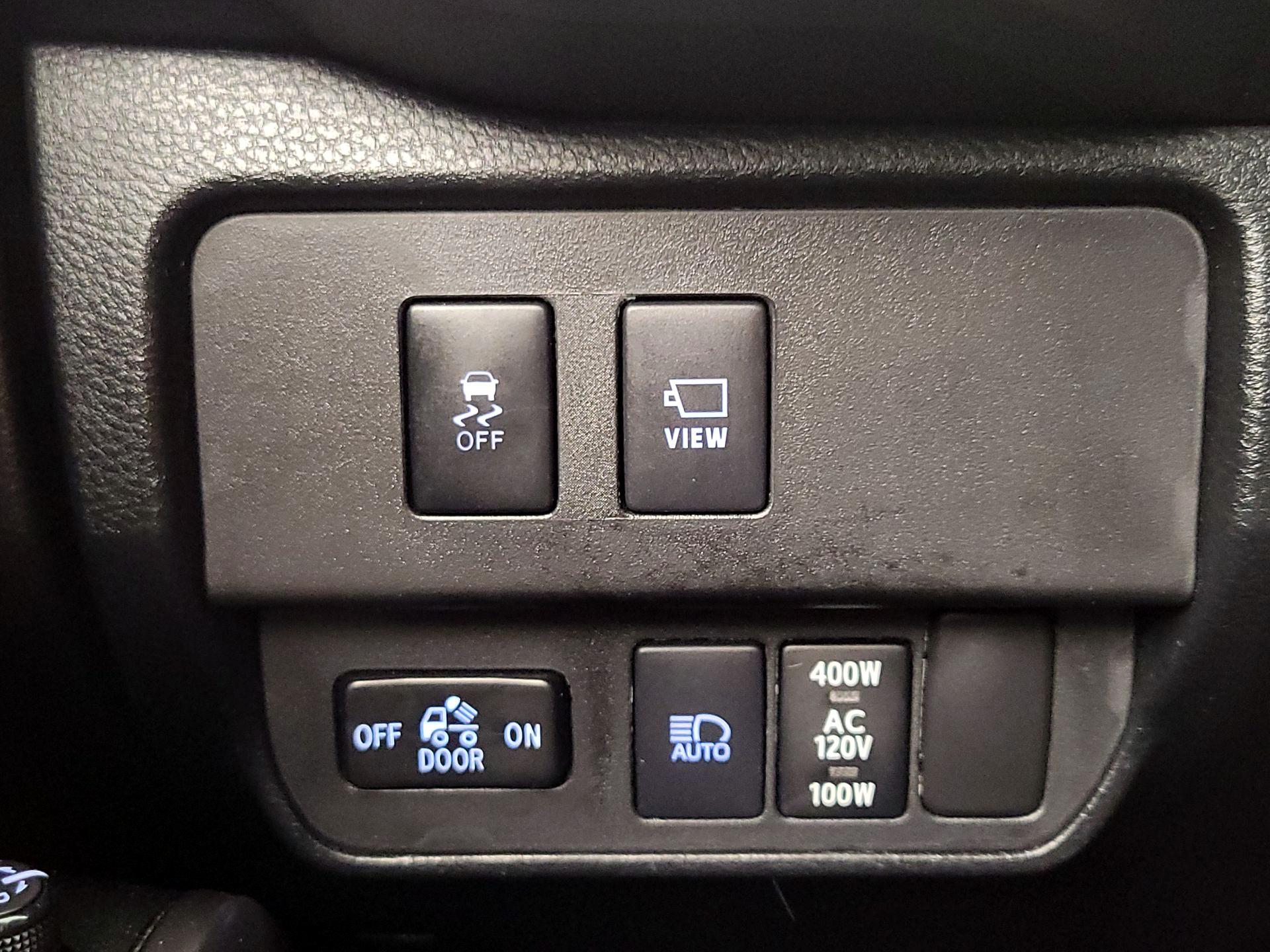 Thumbnail: 2021 Toyota Tacoma - 13