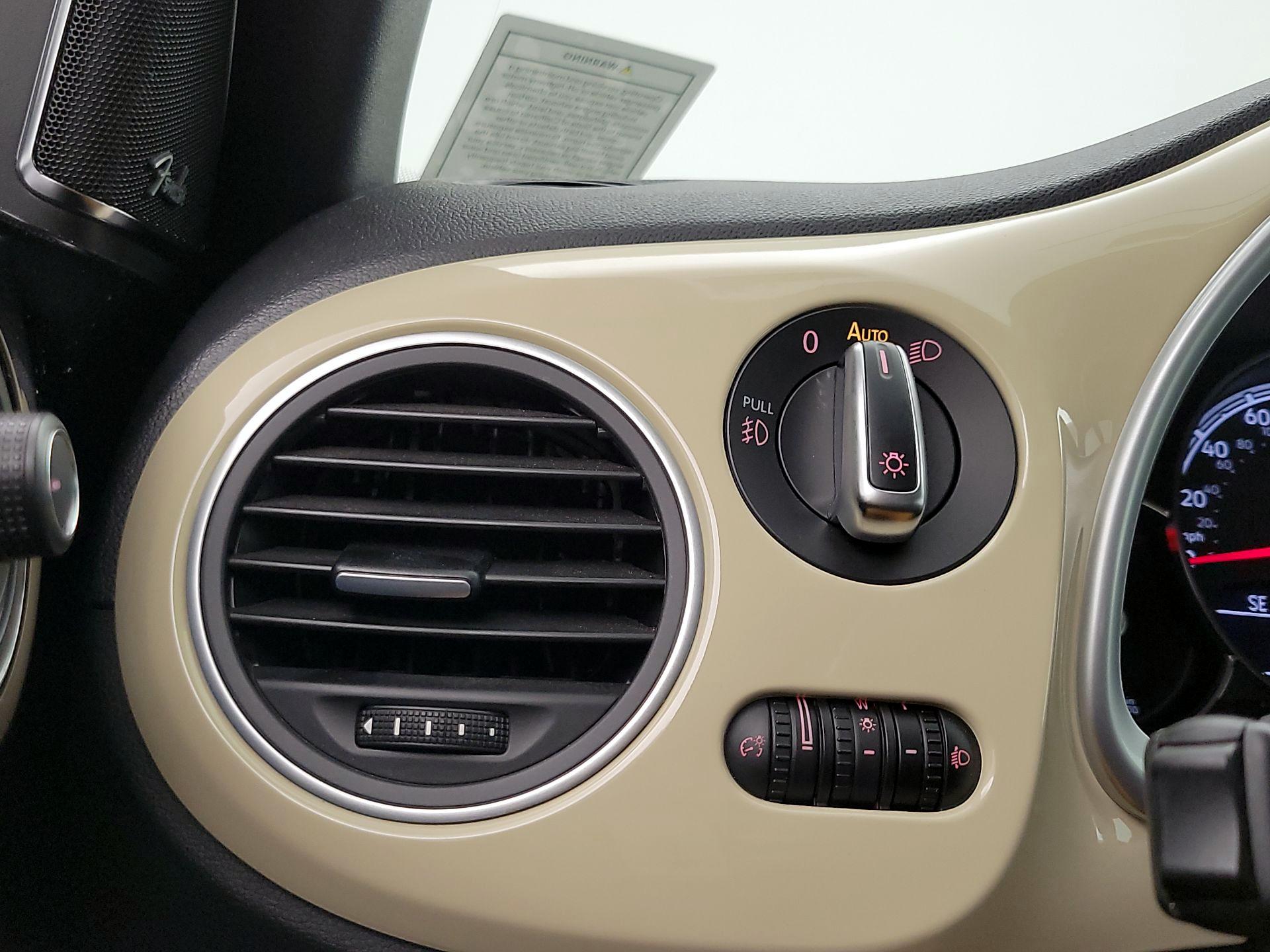 Thumbnail: 2019 Volkswagen Beetle - 13