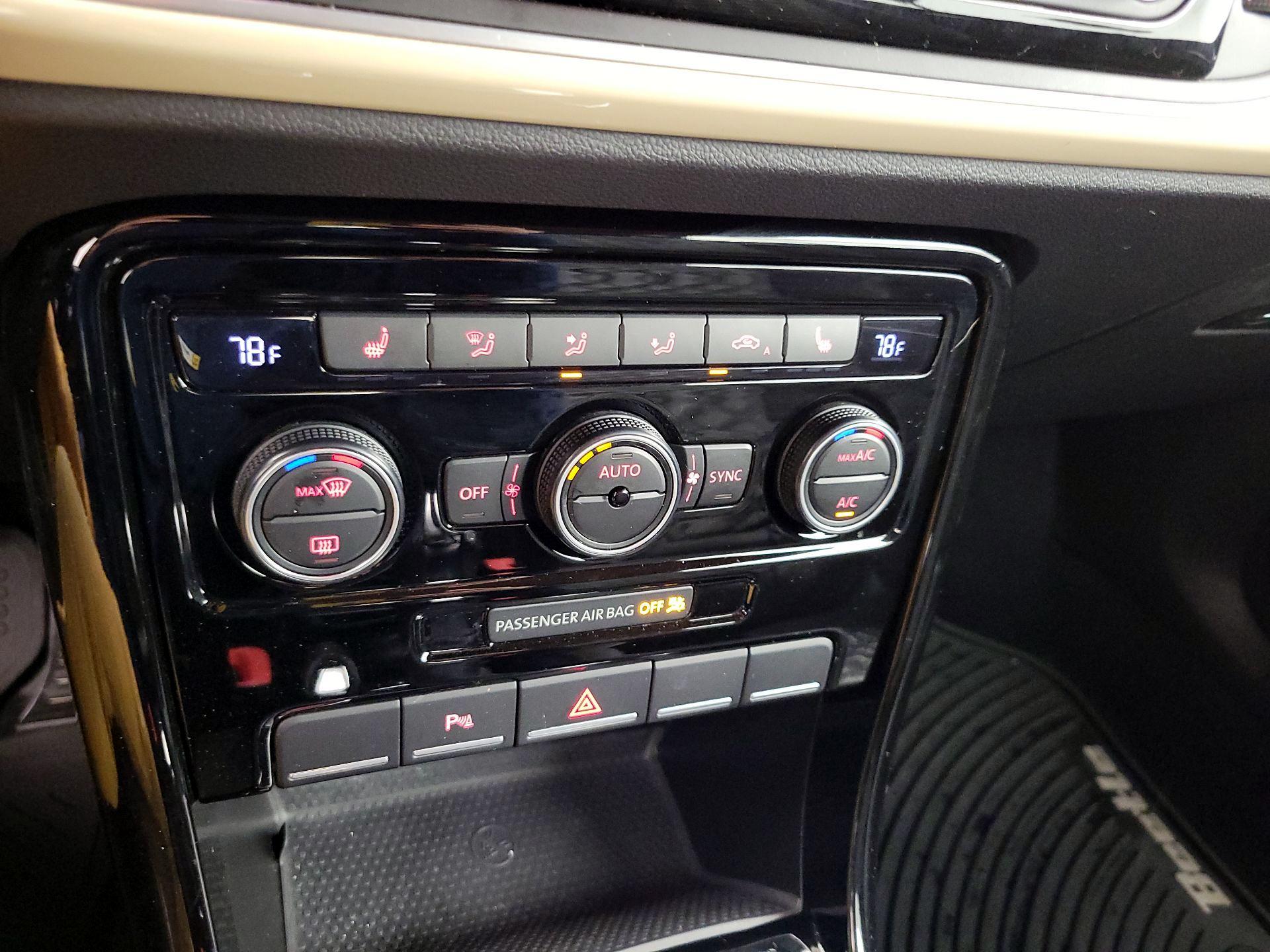 Thumbnail: 2019 Volkswagen Beetle - 16