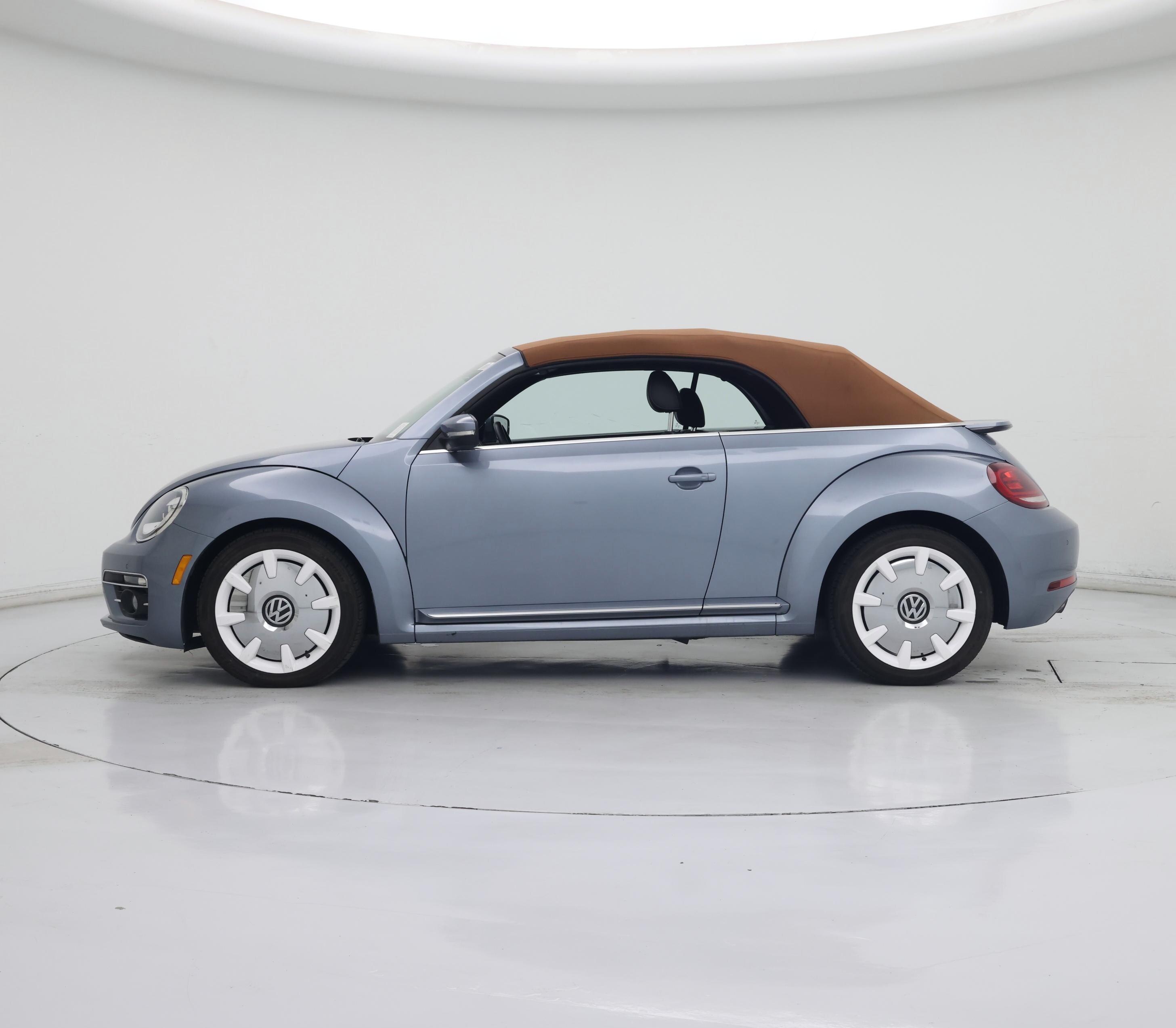 Thumbnail: 2019 Volkswagen Beetle - 3