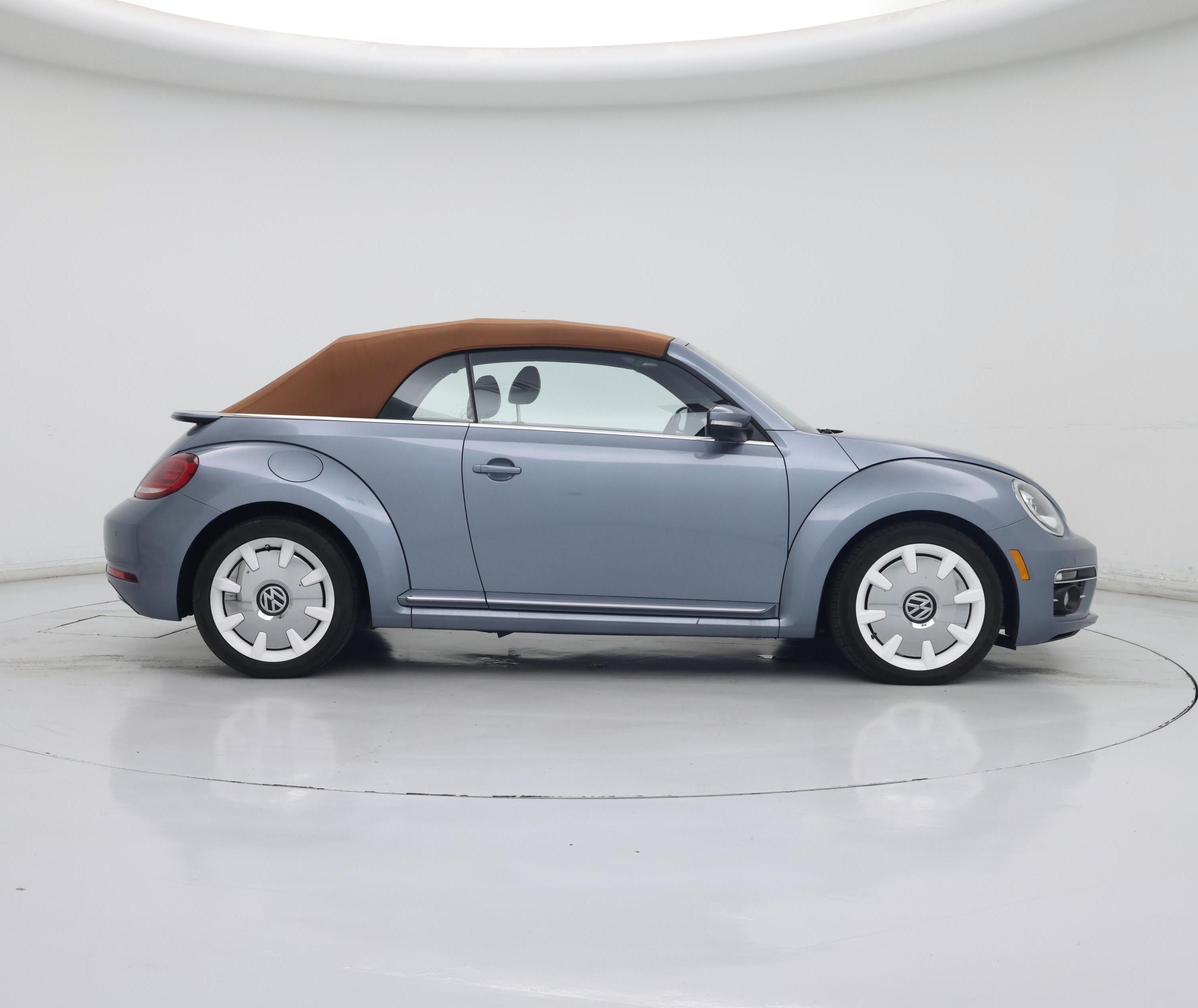 Thumbnail: 2019 Volkswagen Beetle - 7