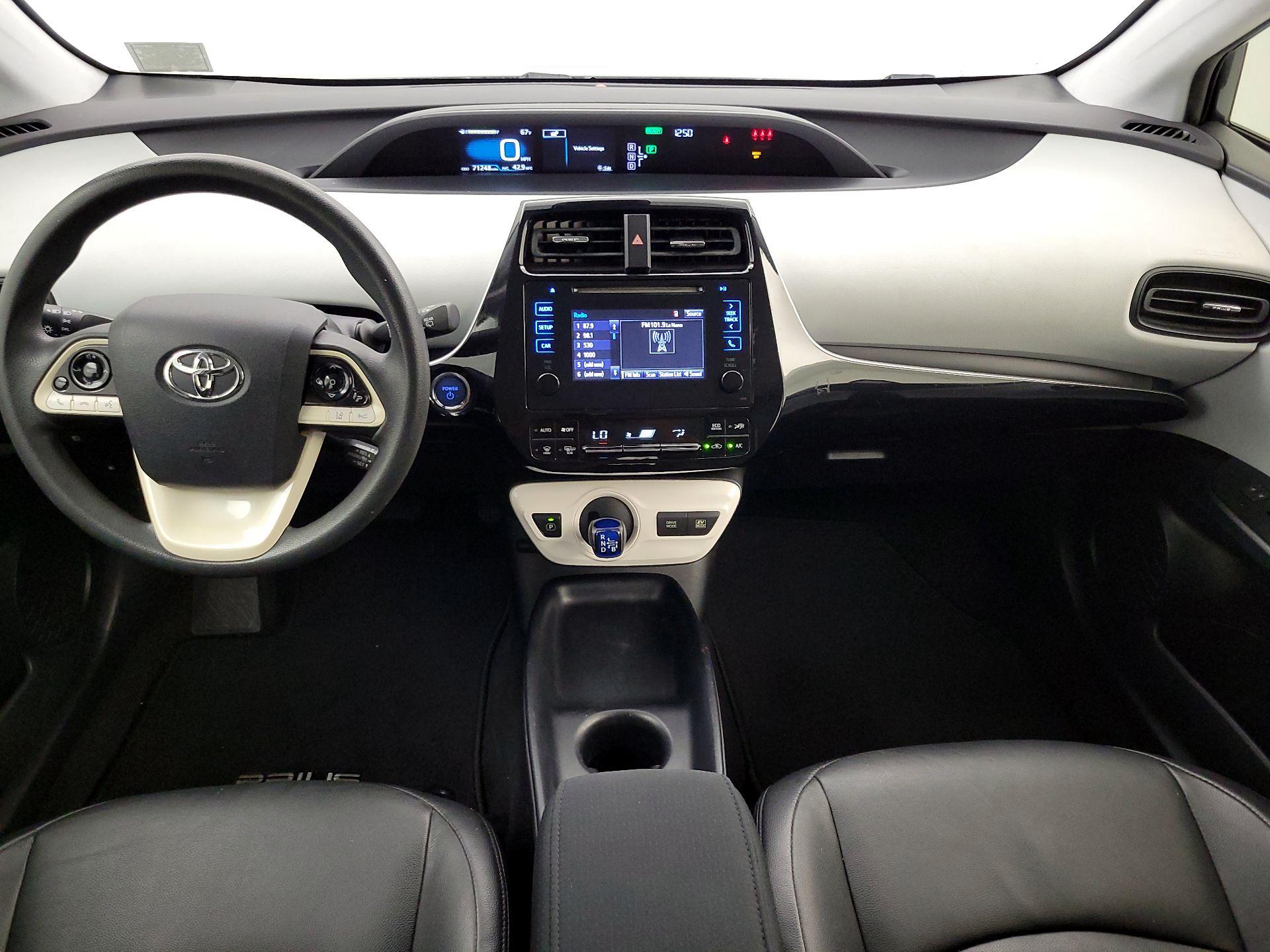 Thumbnail: 2017 Toyota Prius - 9