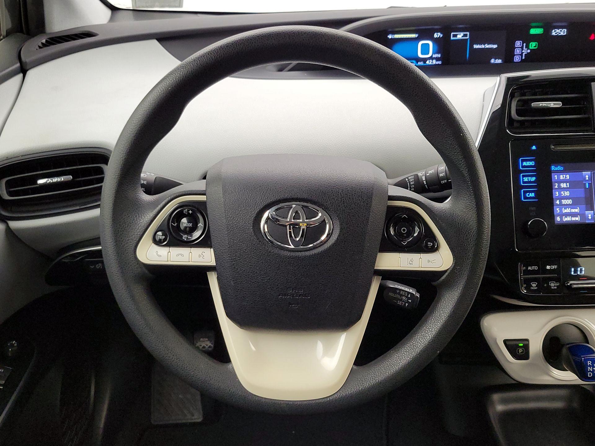 Thumbnail: 2017 Toyota Prius - 10
