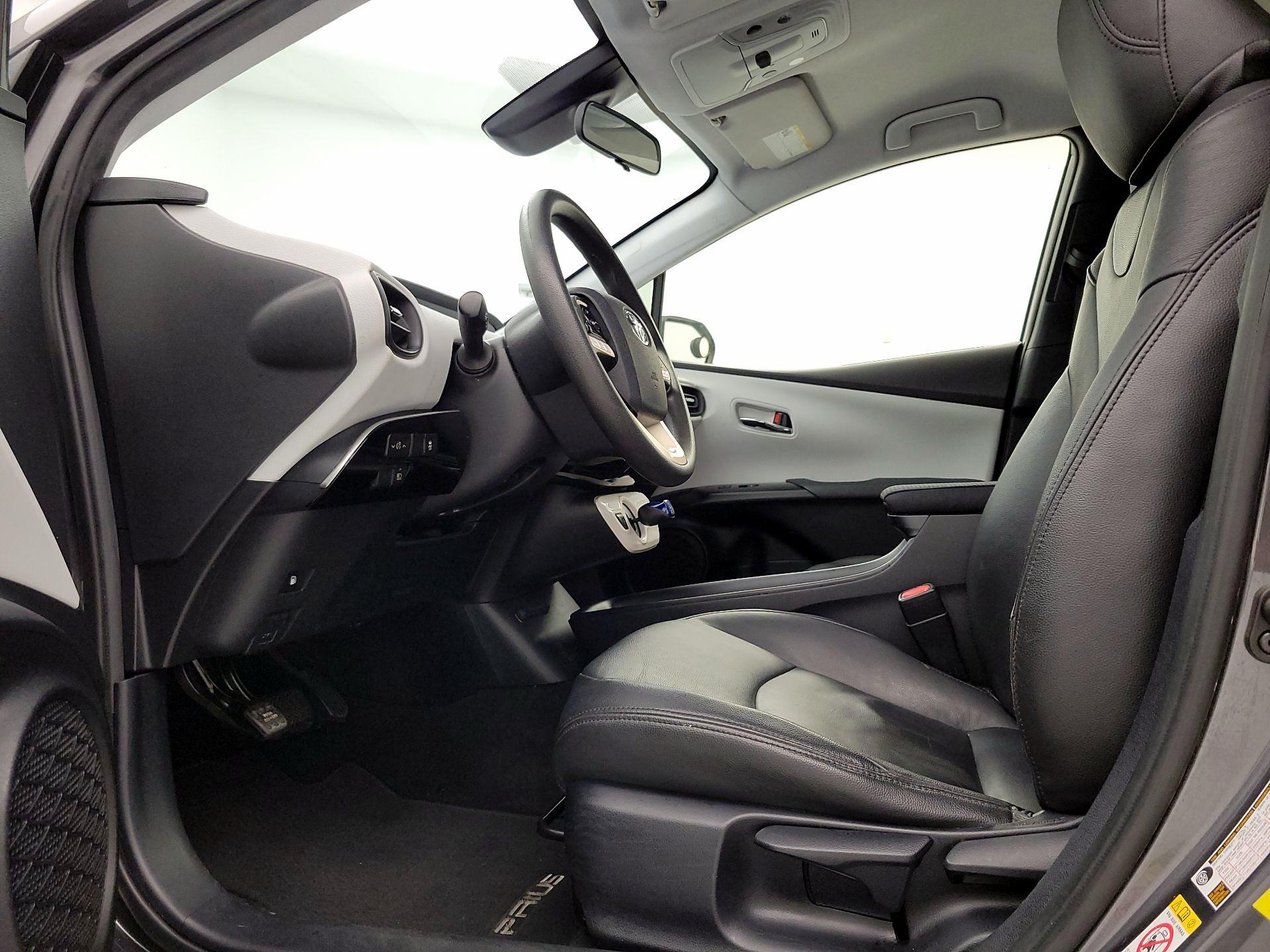 Thumbnail: 2017 Toyota Prius - 11