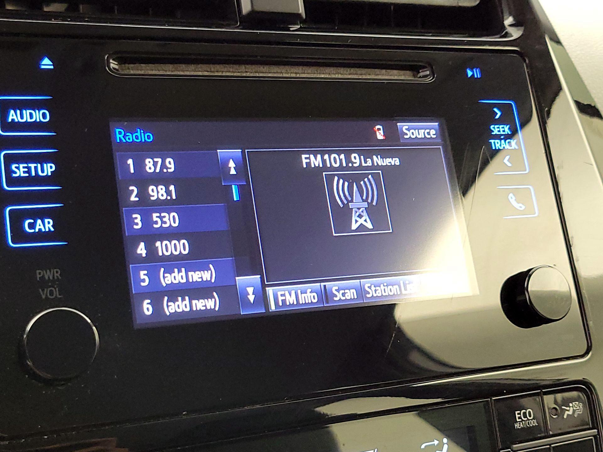 Thumbnail: 2017 Toyota Prius - 15