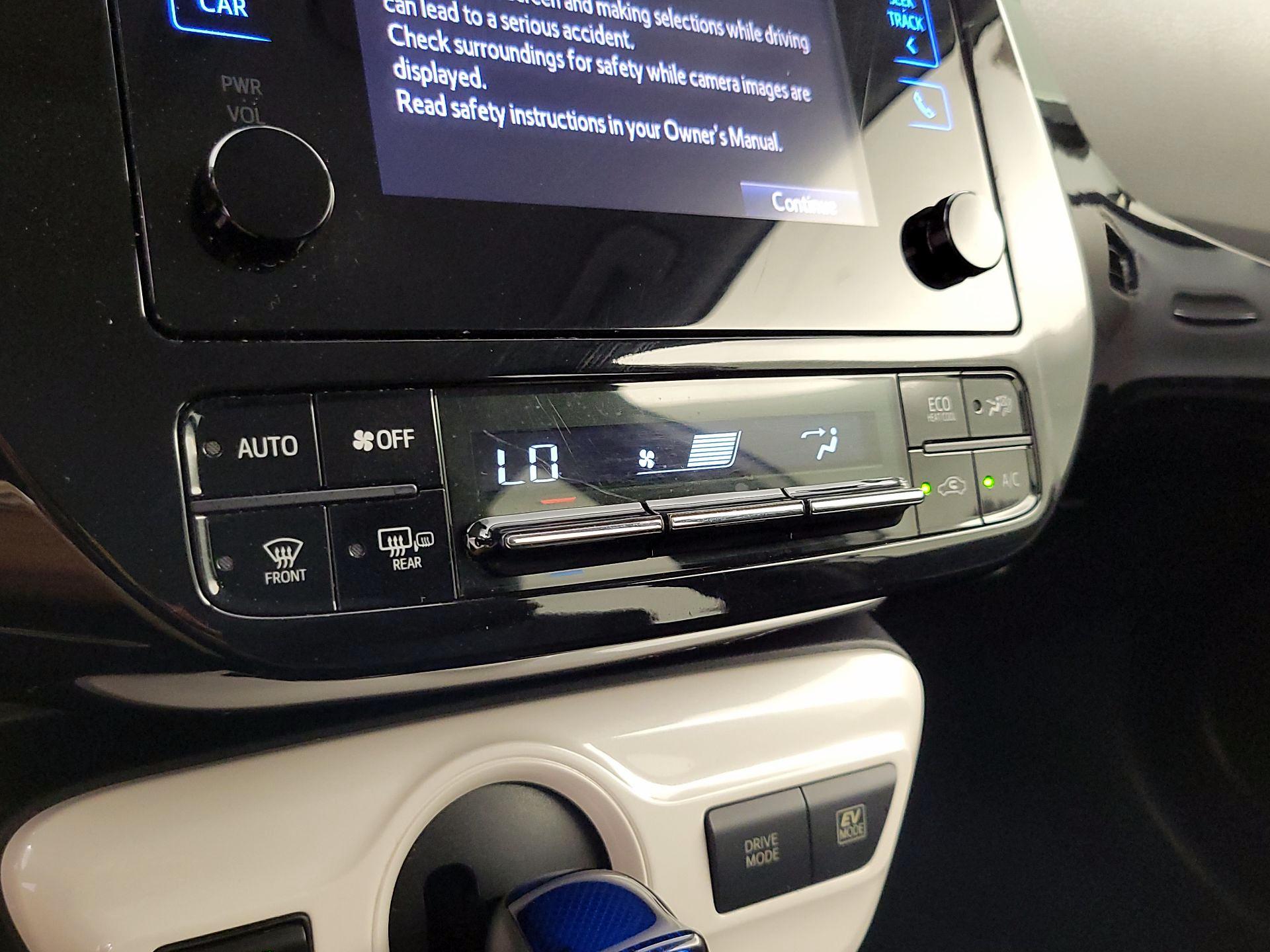Thumbnail: 2017 Toyota Prius - 16