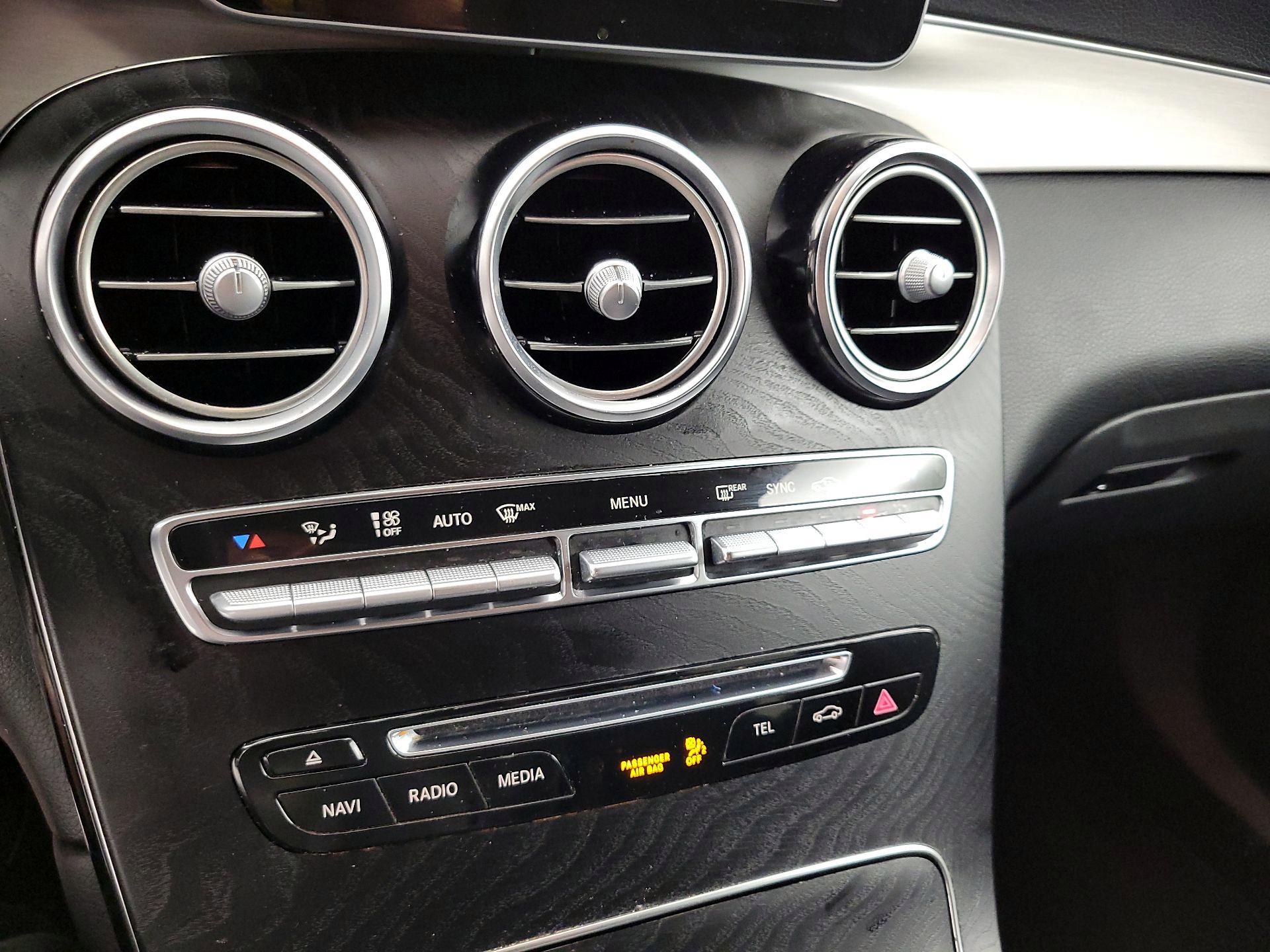 Thumbnail: 2019 Mercedes-Benz GLC - 16