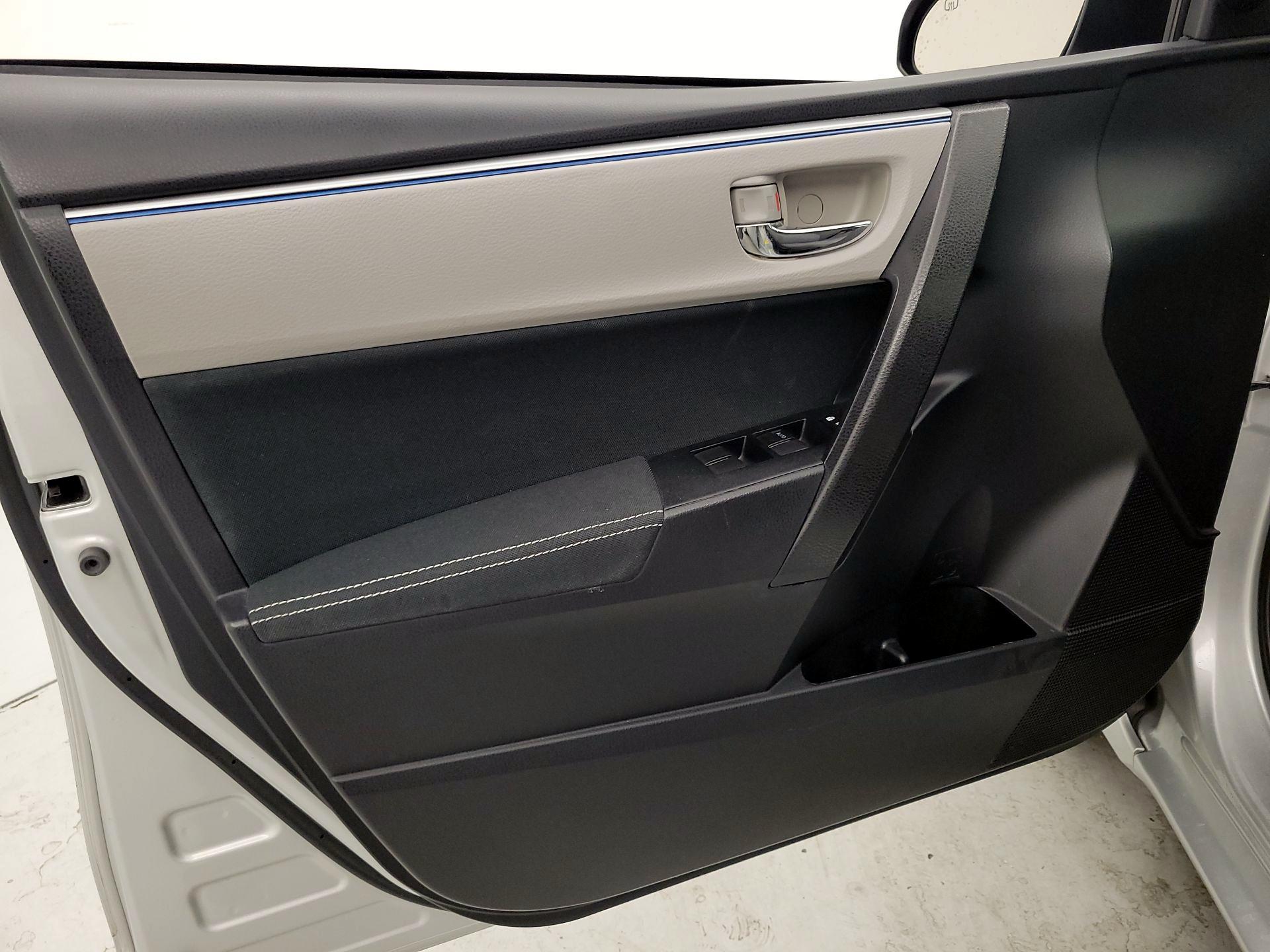 Thumbnail: 2016 Toyota Corolla - 12