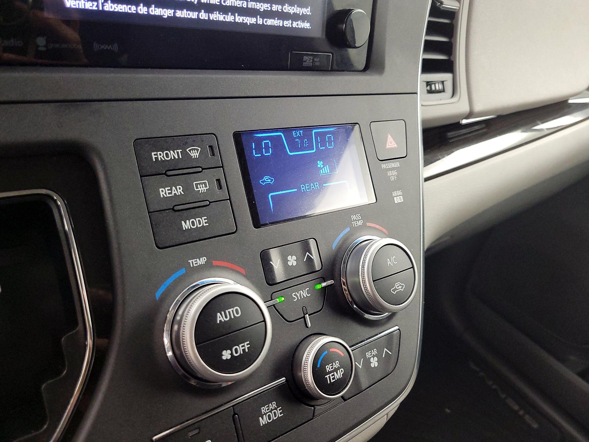 Thumbnail: 2017 Toyota Sienna - 16