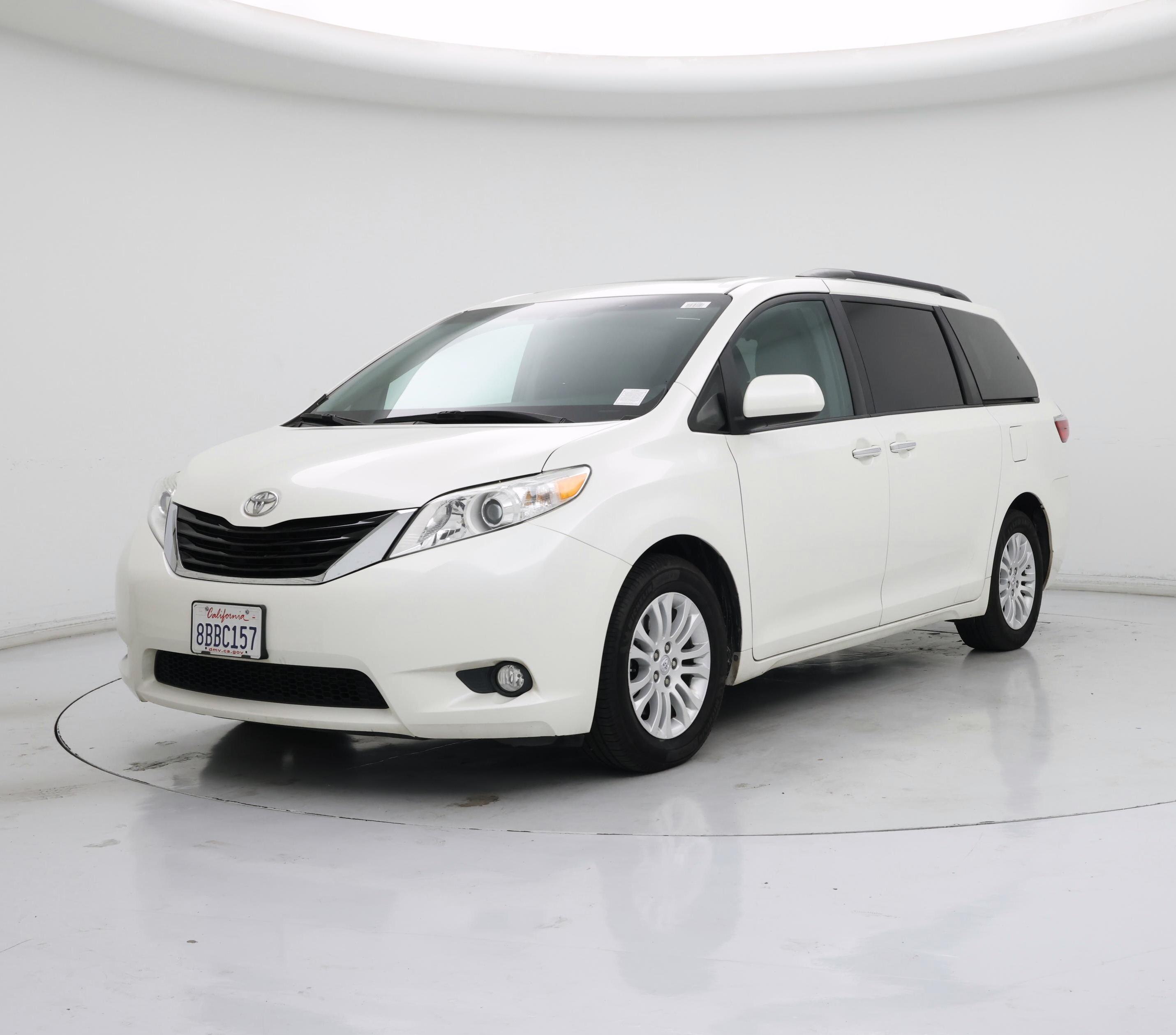 Thumbnail: 2017 Toyota Sienna - 4