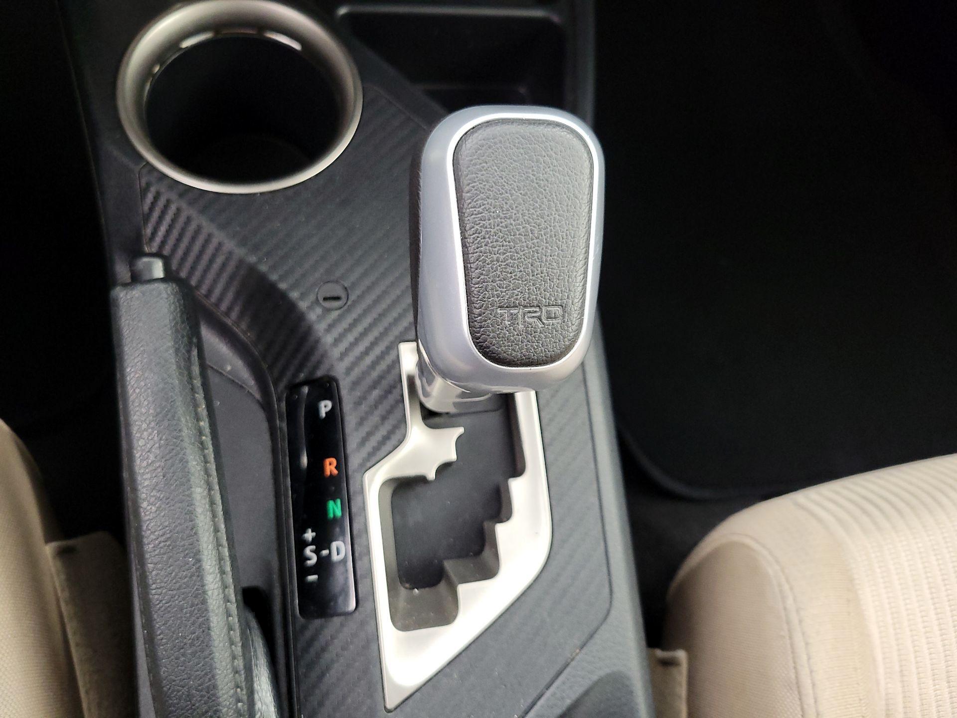 Thumbnail: 2014 Toyota RAV4 - 18