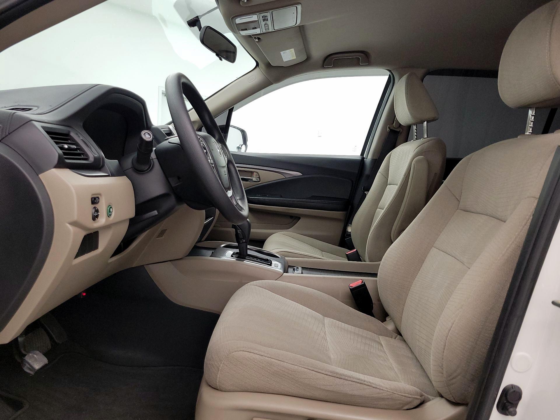 Thumbnail: 2017 Honda Pilot - 11